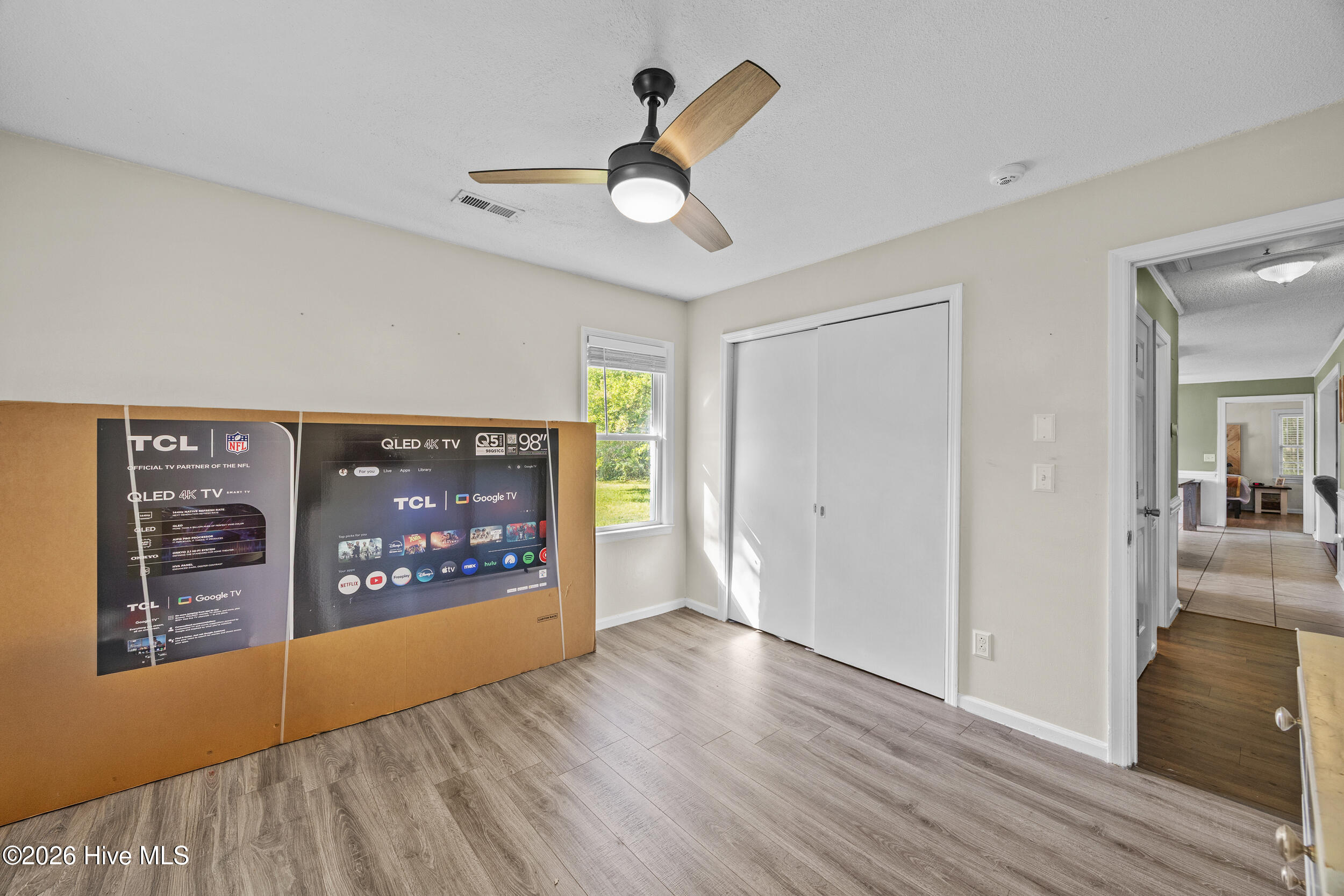 100567954 | Photo 25