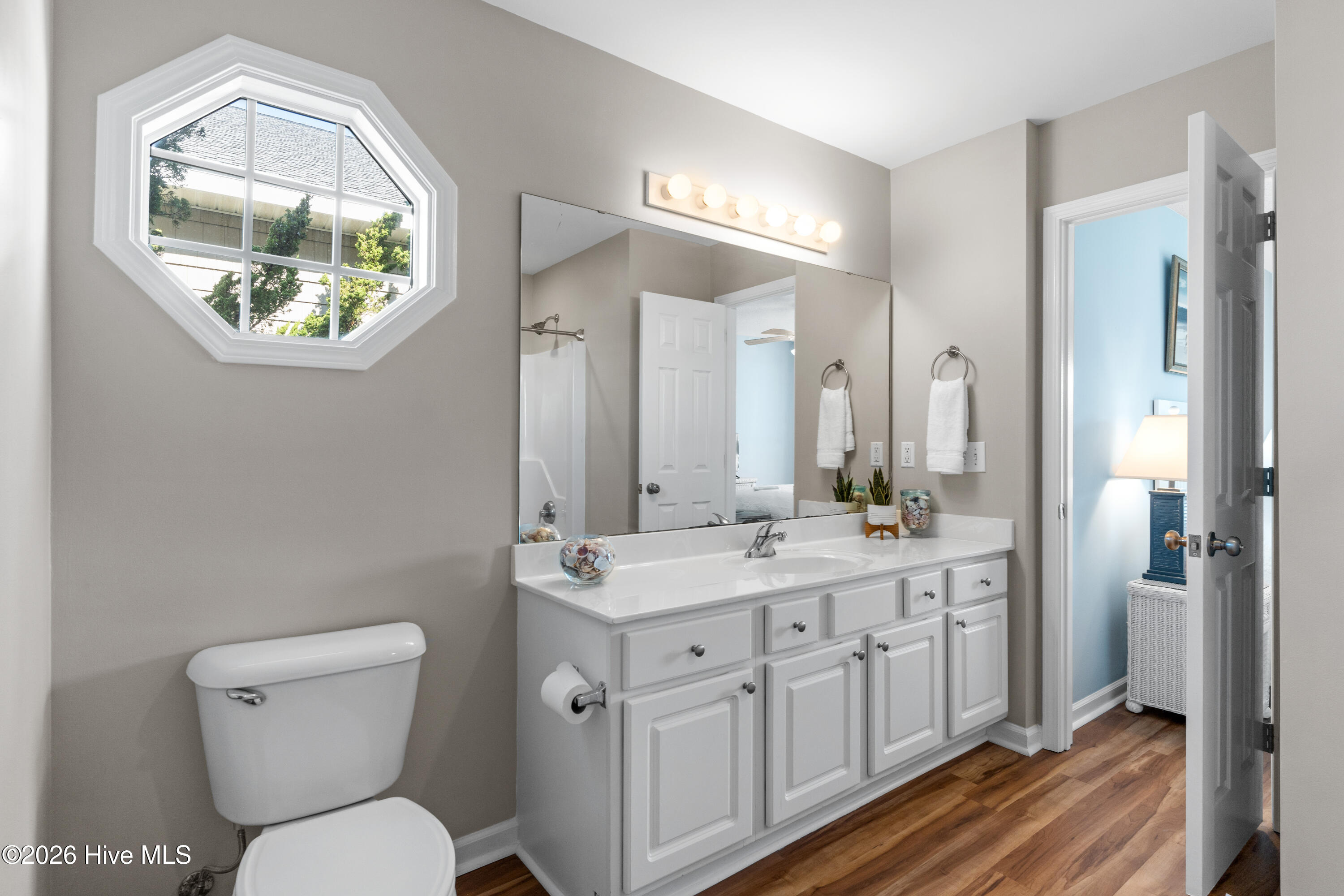 100560754 | Photo 43