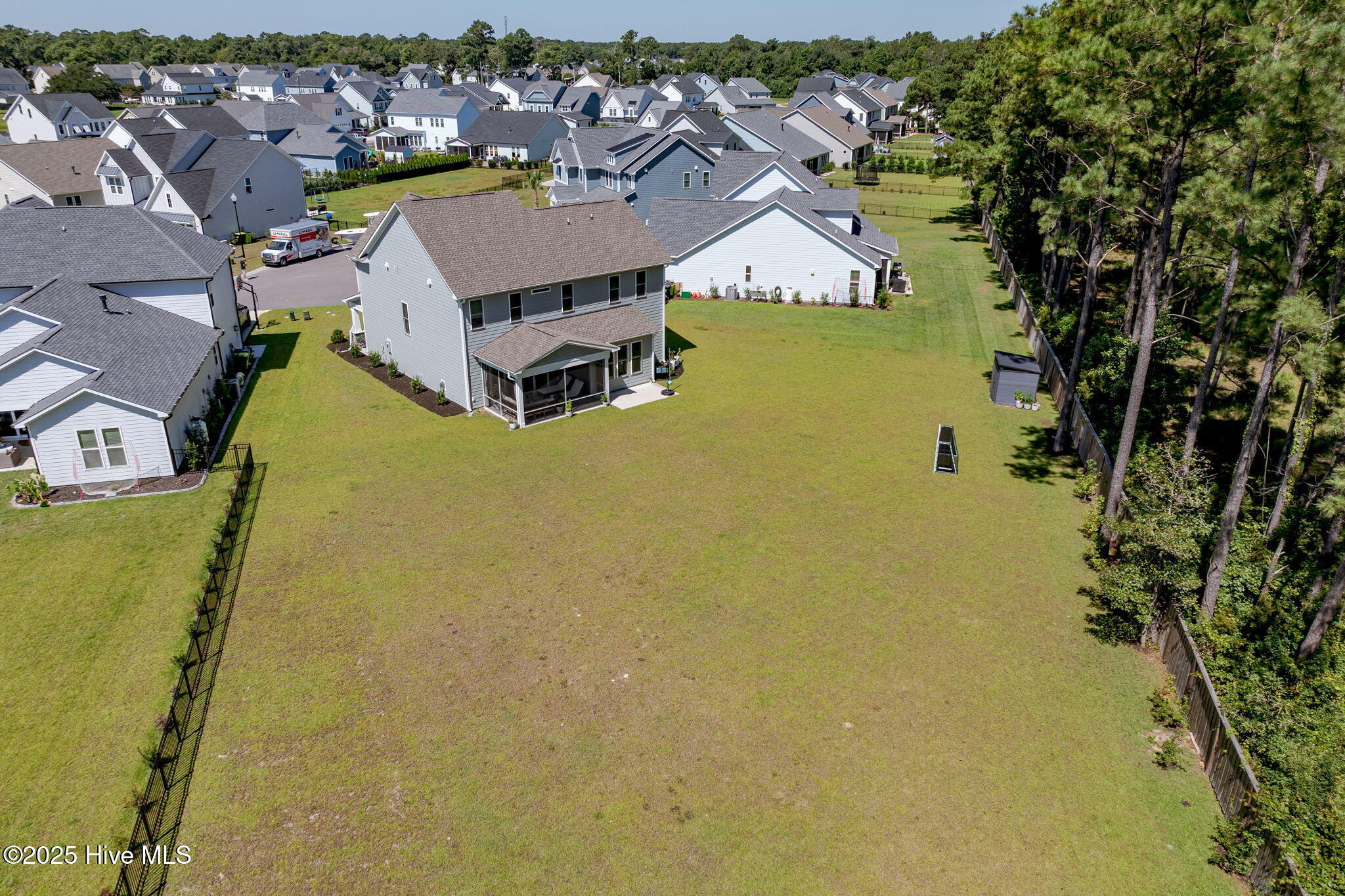 100527863 | Photo 78