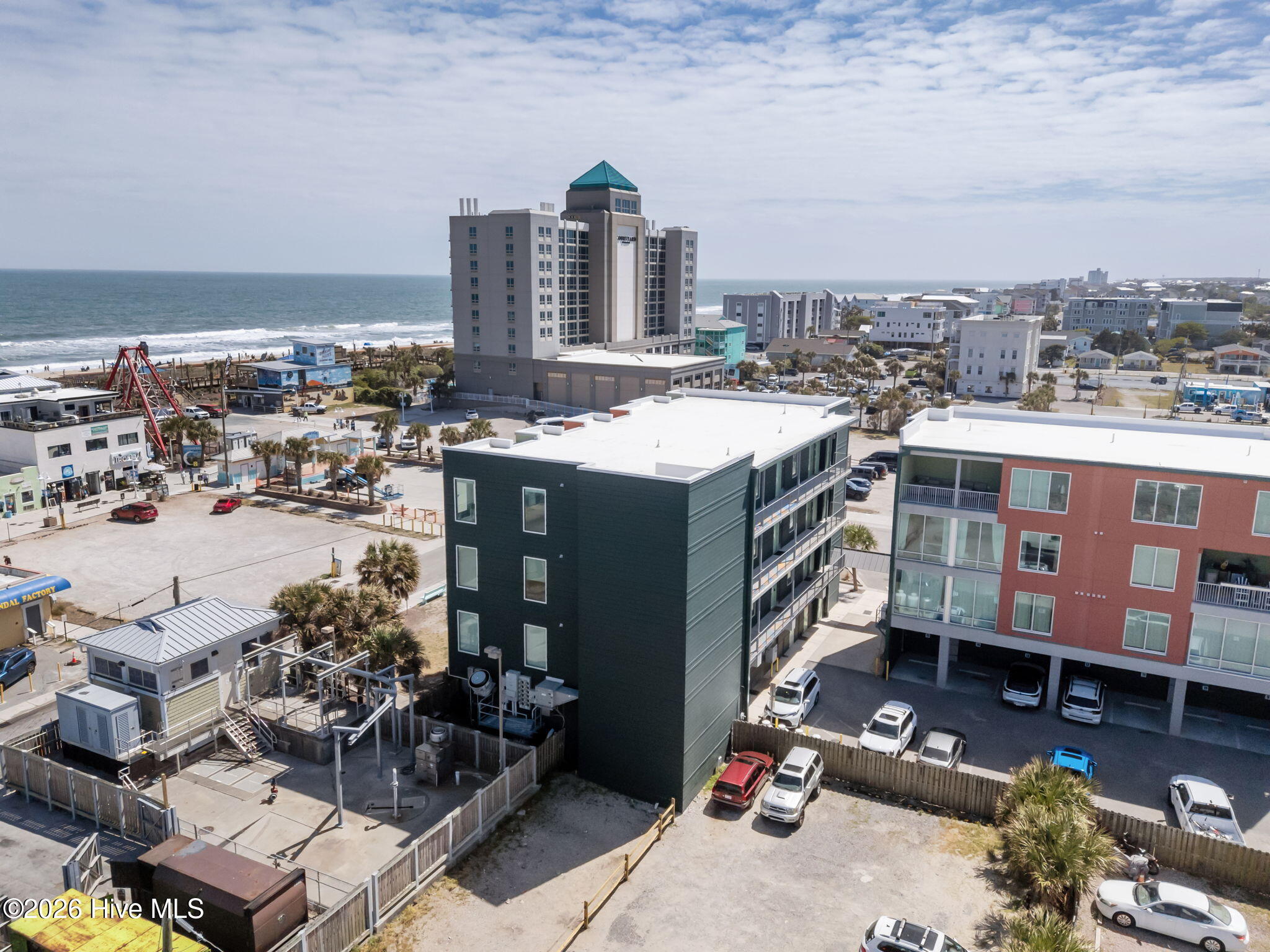 100566225 | Photo 44