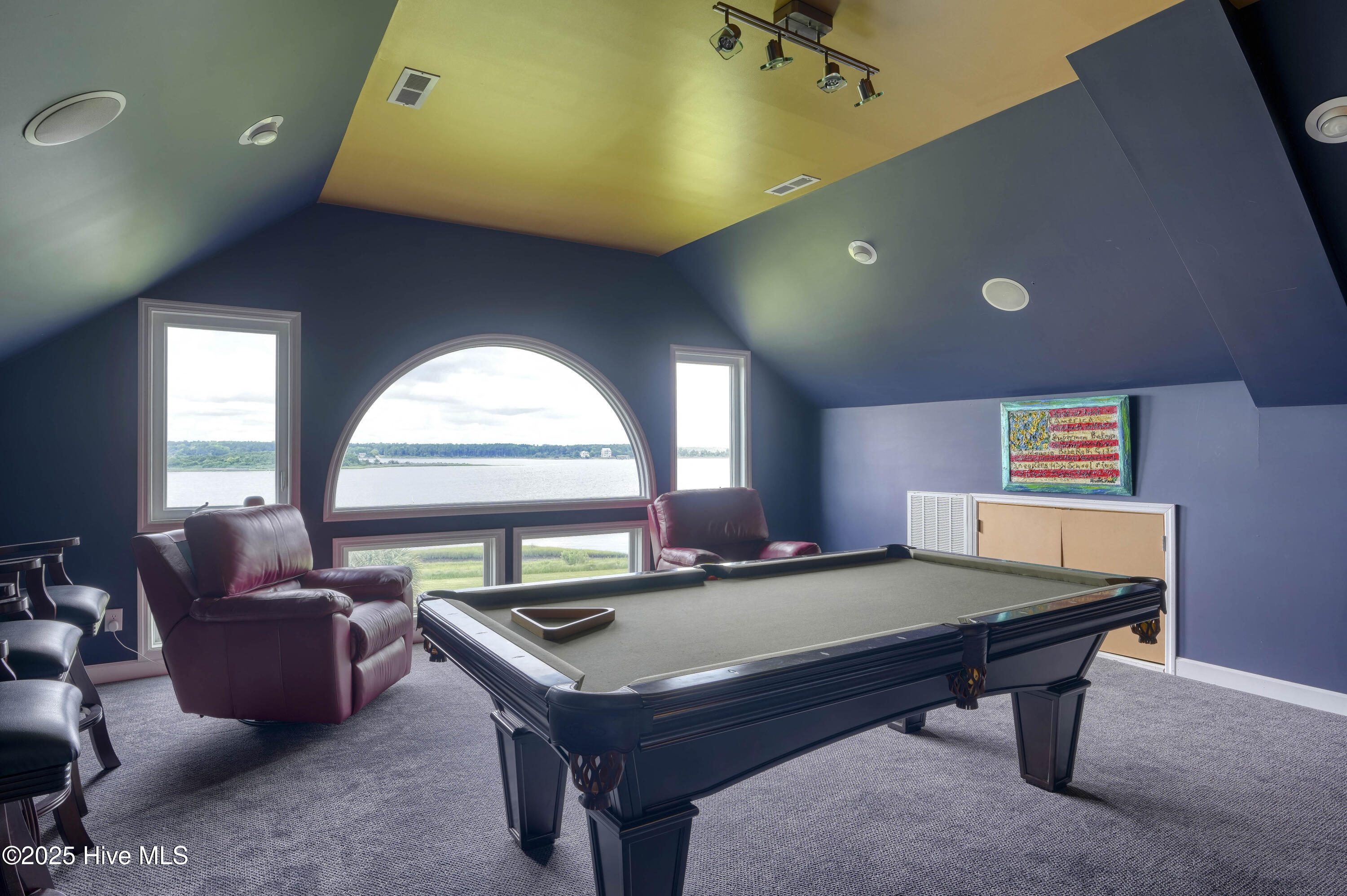 100512986 | Photo 52