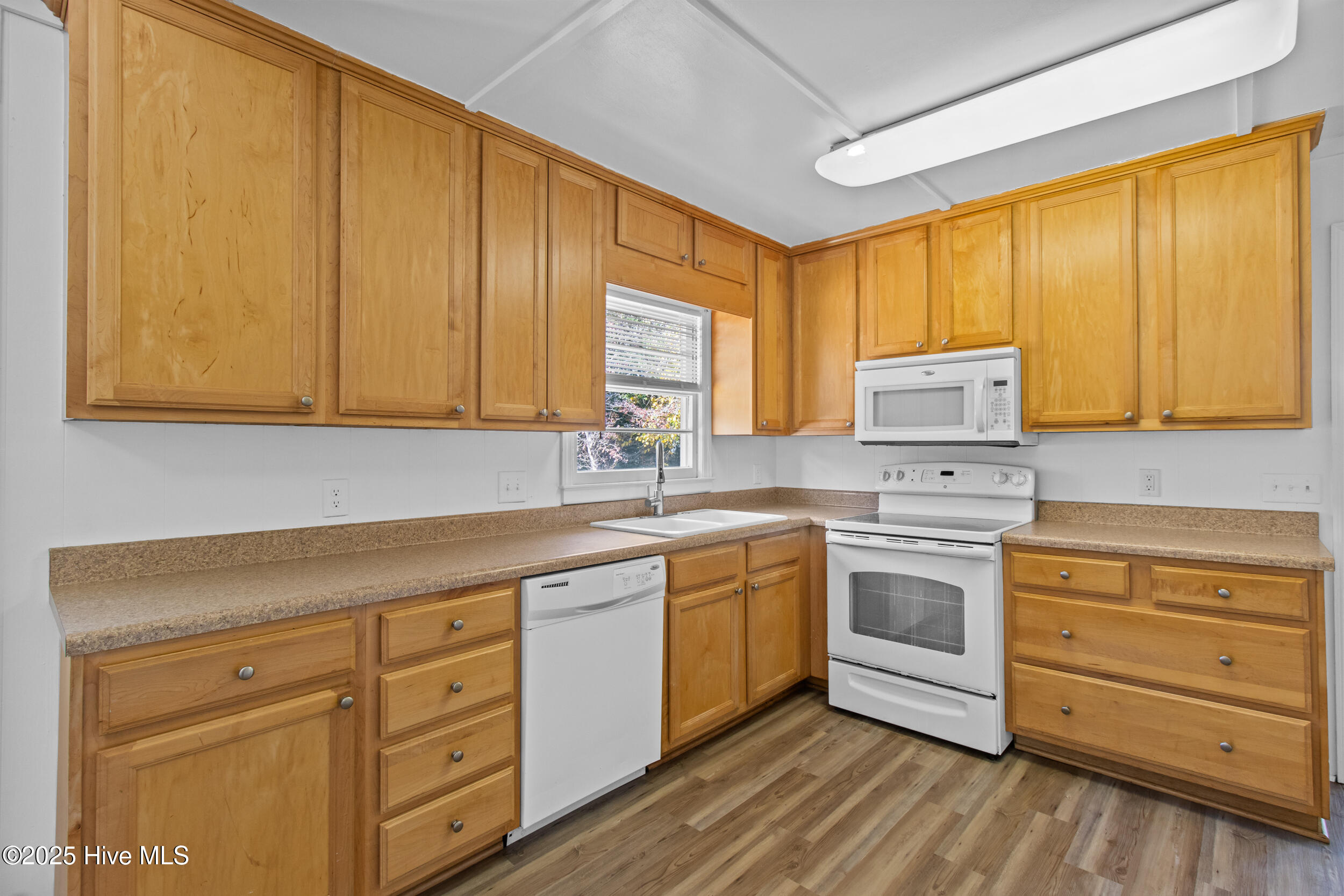 100541080 | Photo 10