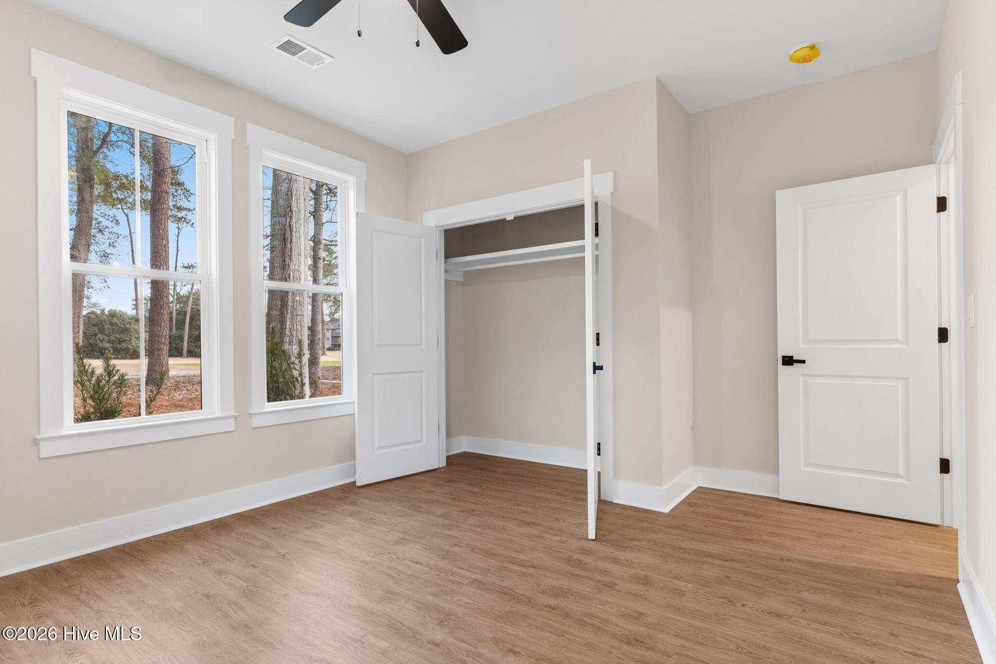 100558111 | Photo 28