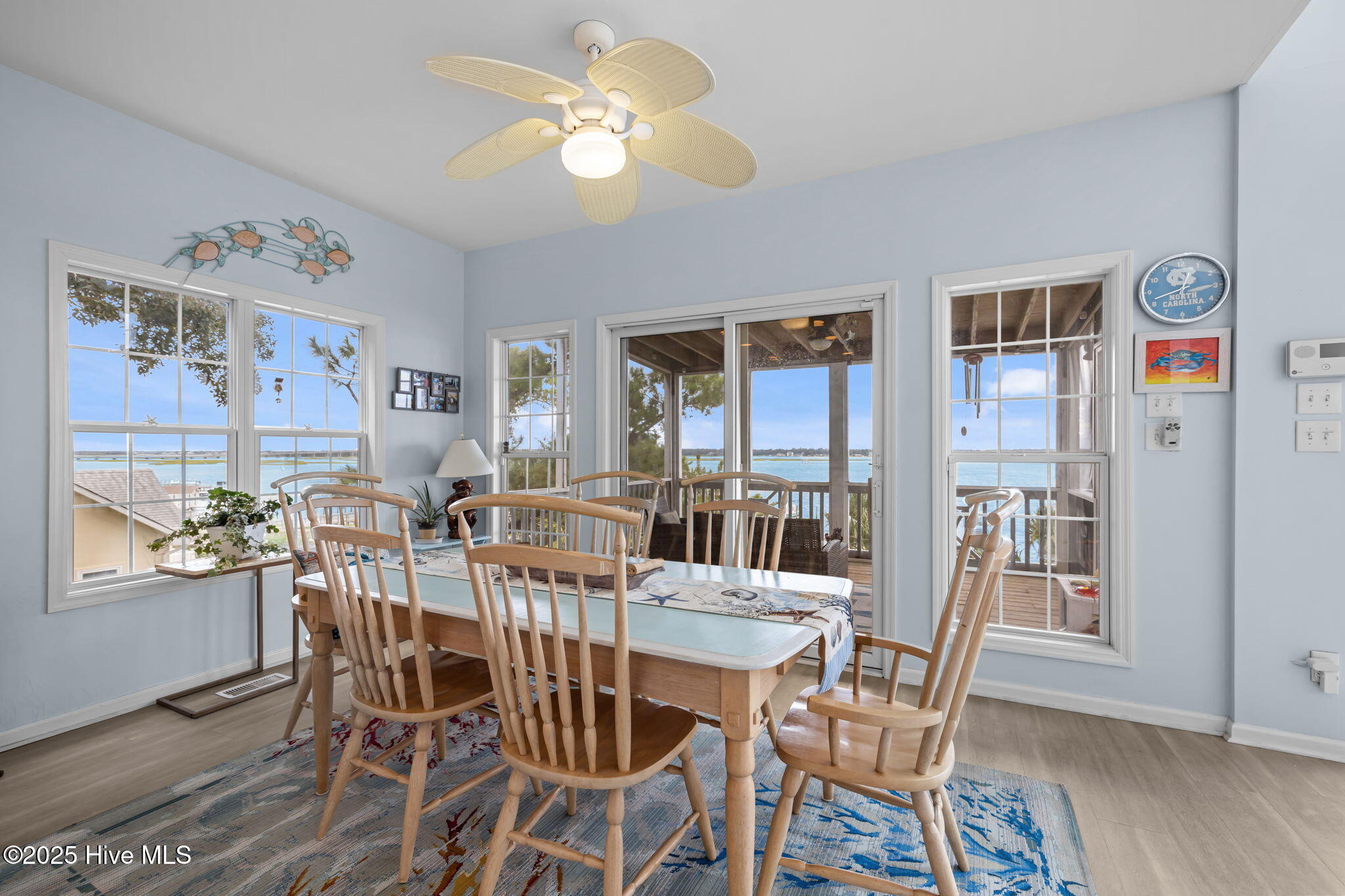 100526742 | Photo 22