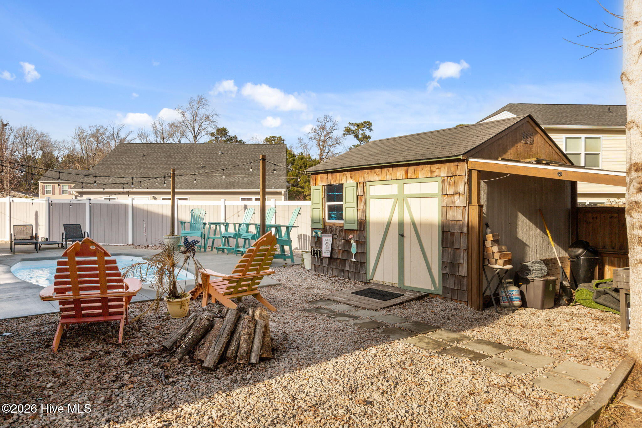 100548073 | Photo 41