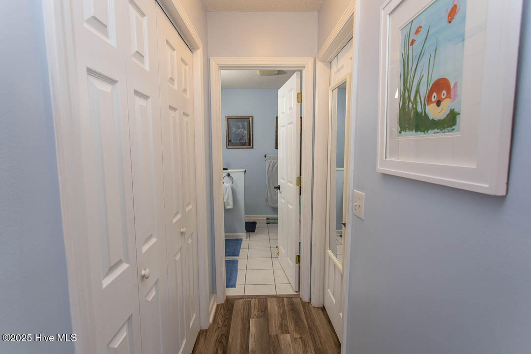 100493177 | Photo 25