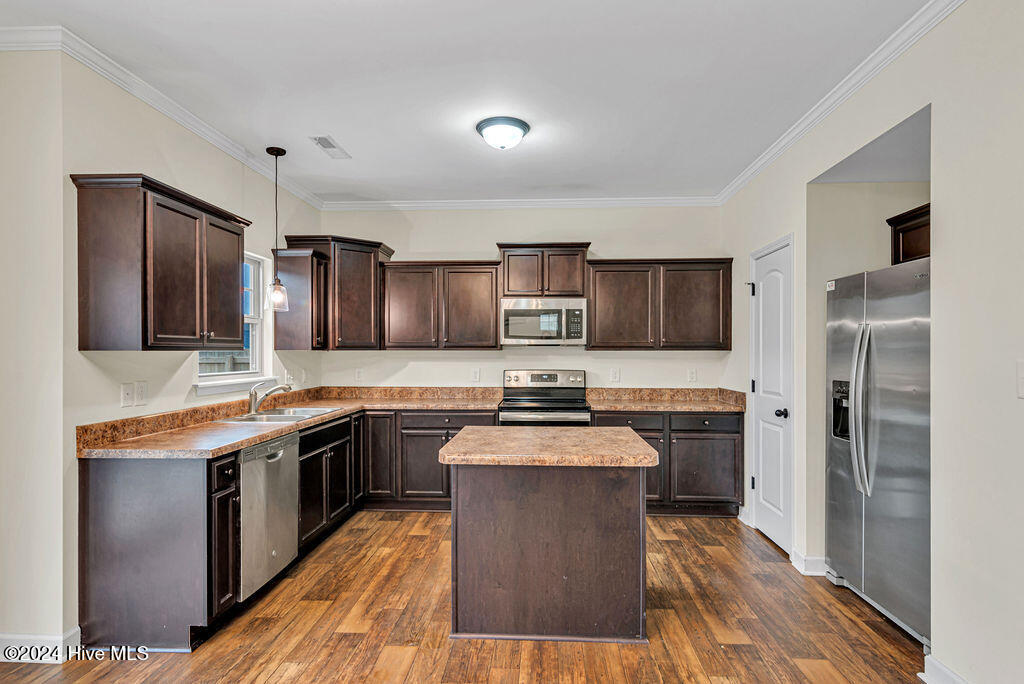 100565777 | Photo 11