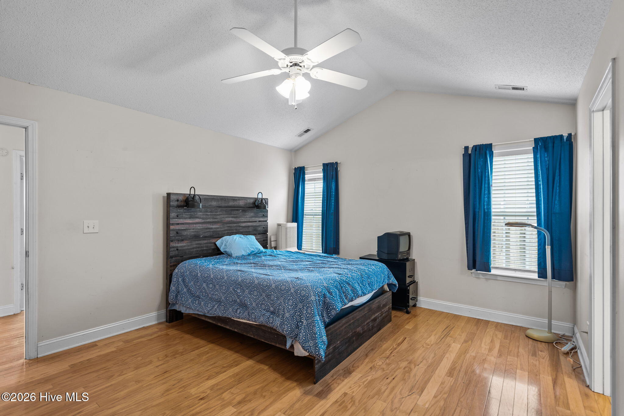 100552378 | Photo 39