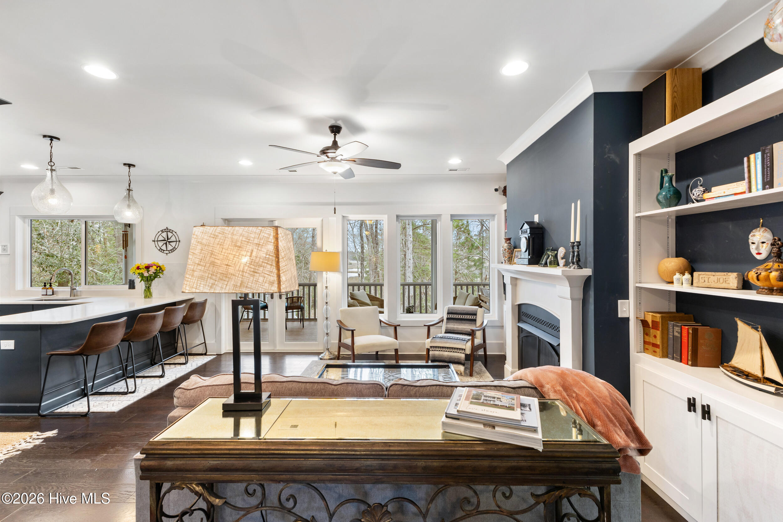 100558084 | Photo 11