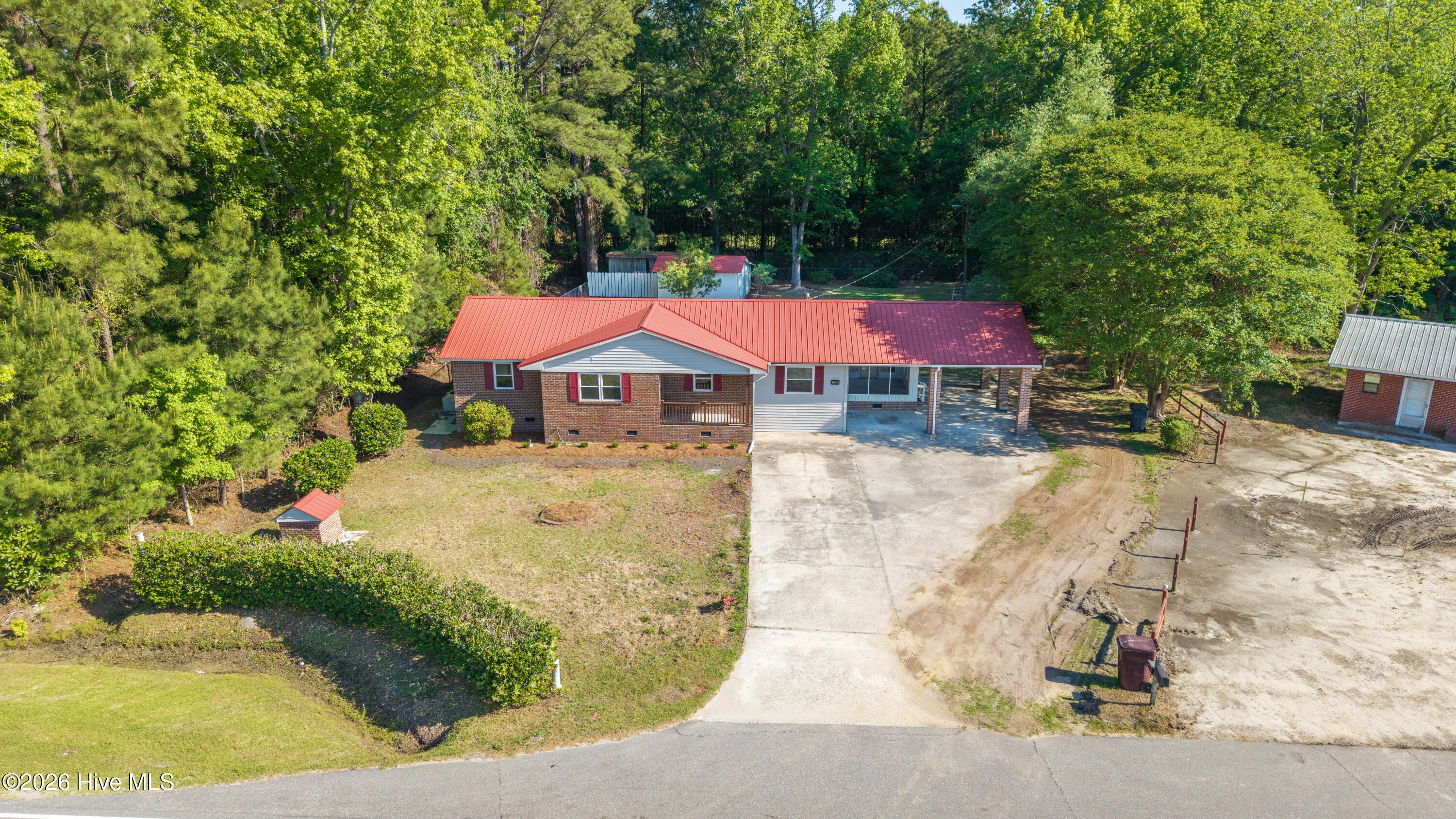 100569297 | Photo 42