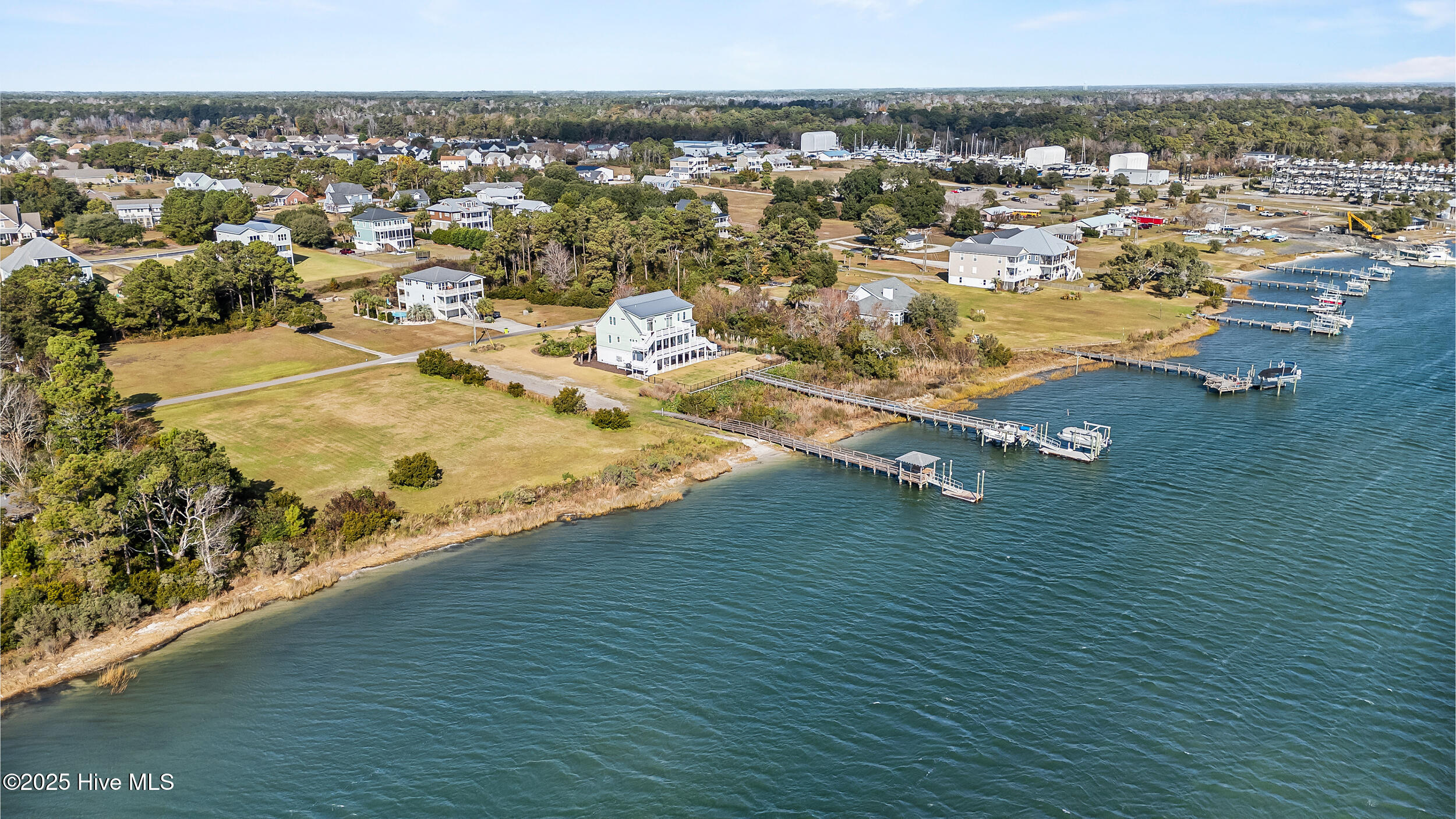 100570509 | Photo 102