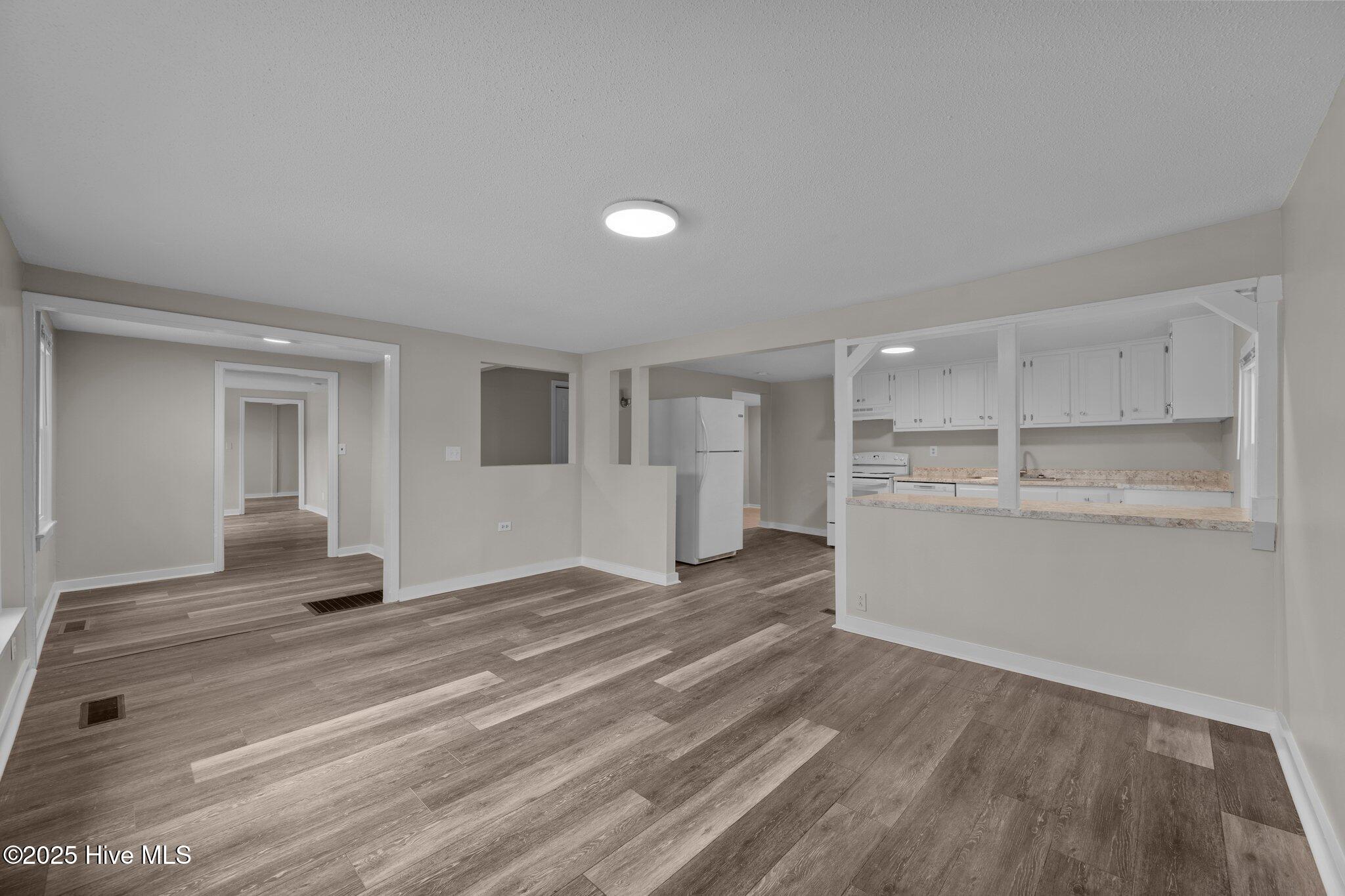 100568304 | Photo 12