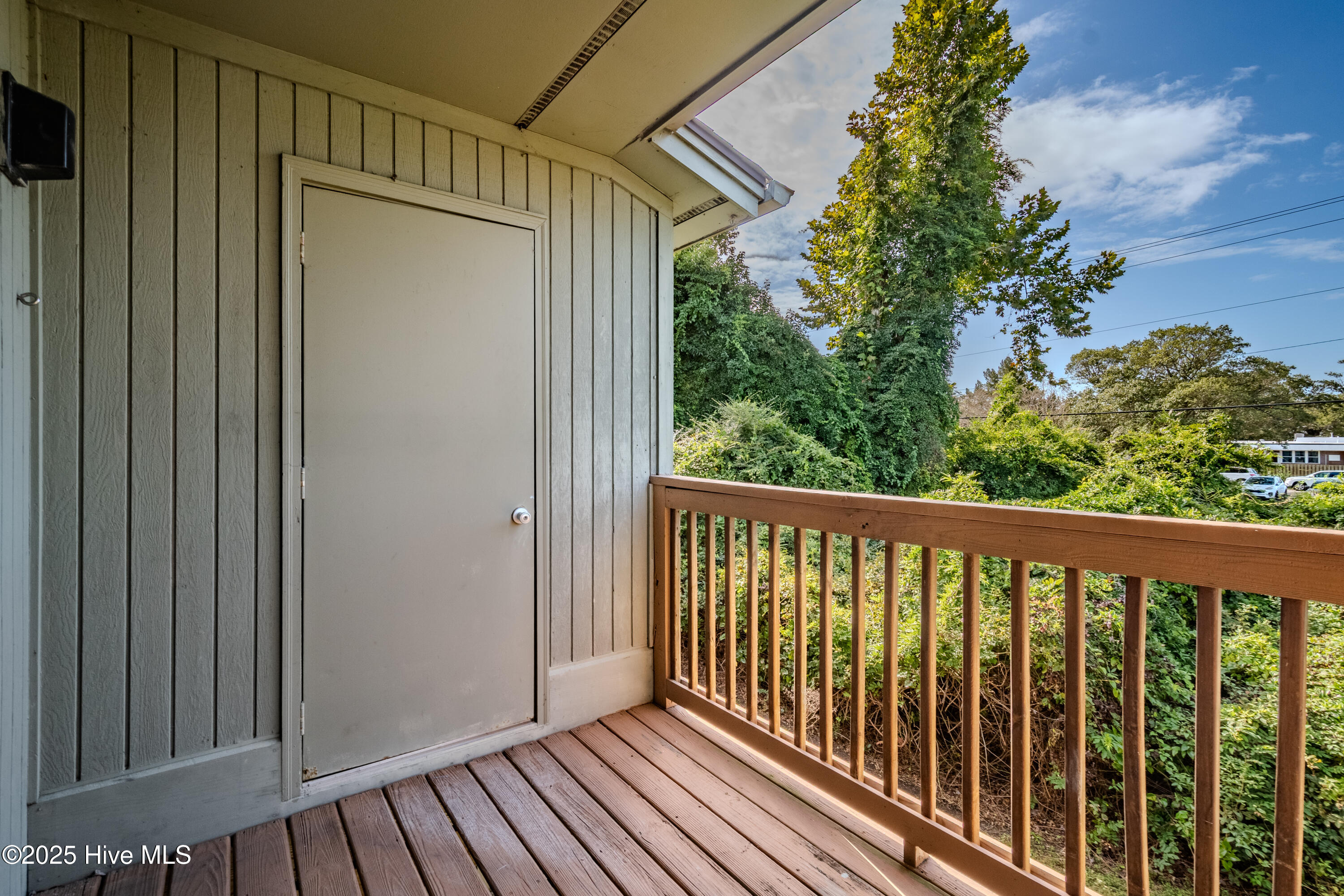 100534188 | Photo 32