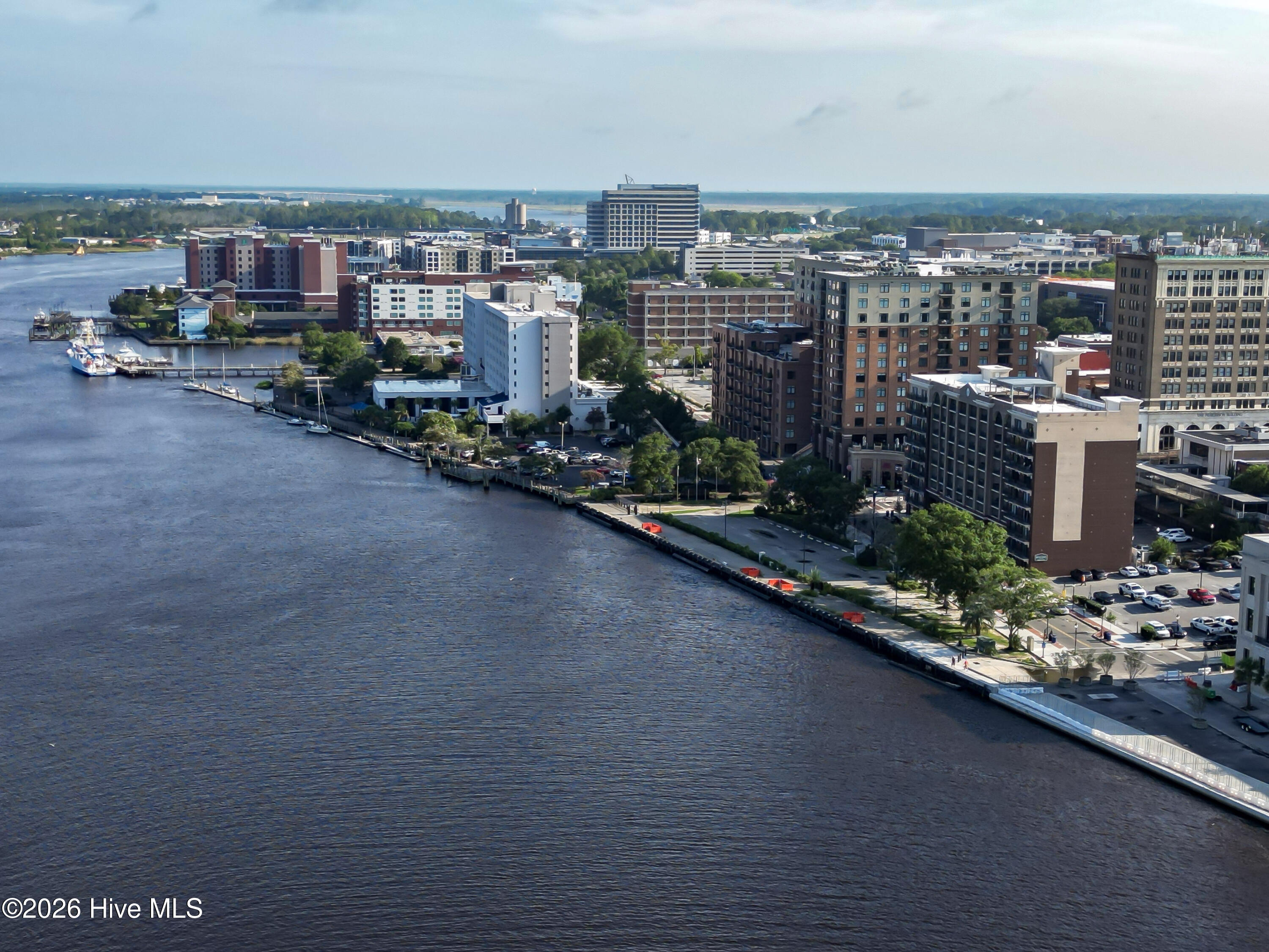 100551948 | Photo 14