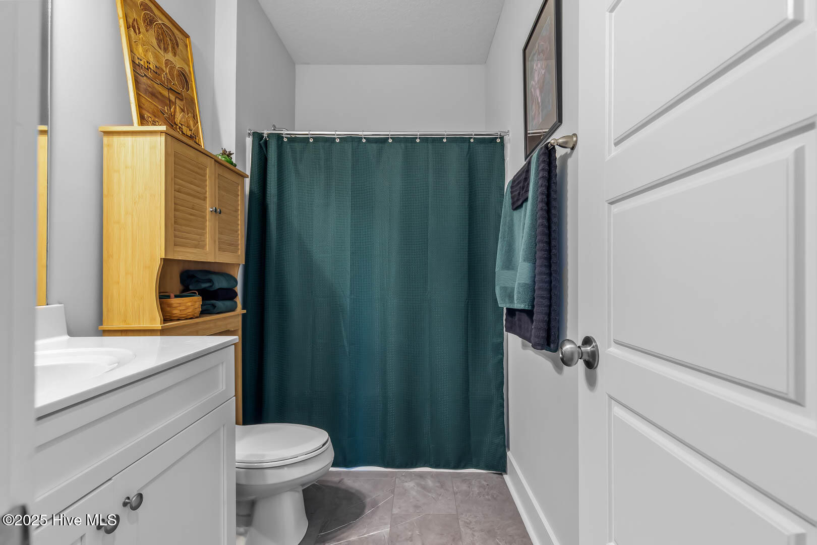 100544097 | Photo 49