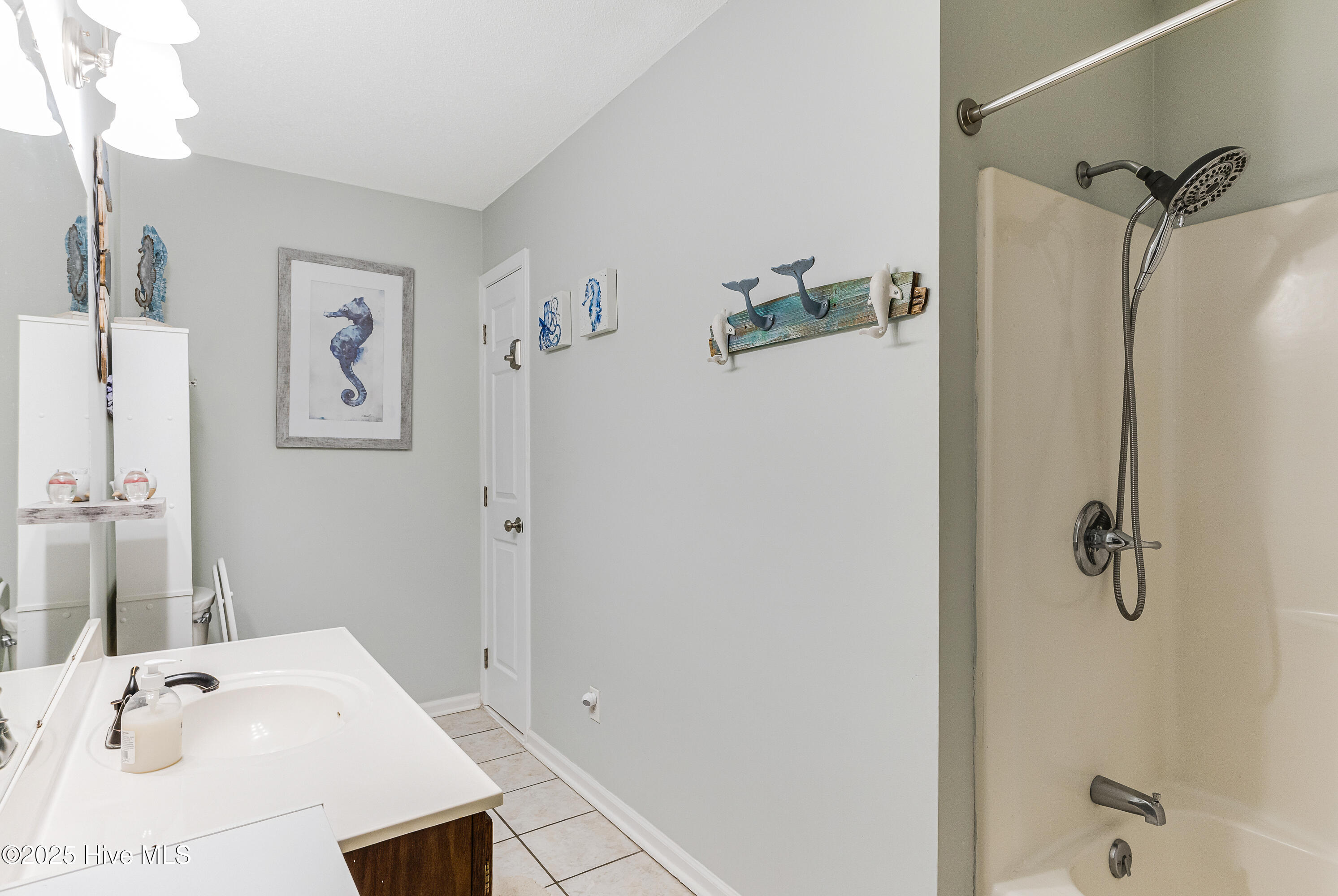 100536488 | Photo 19