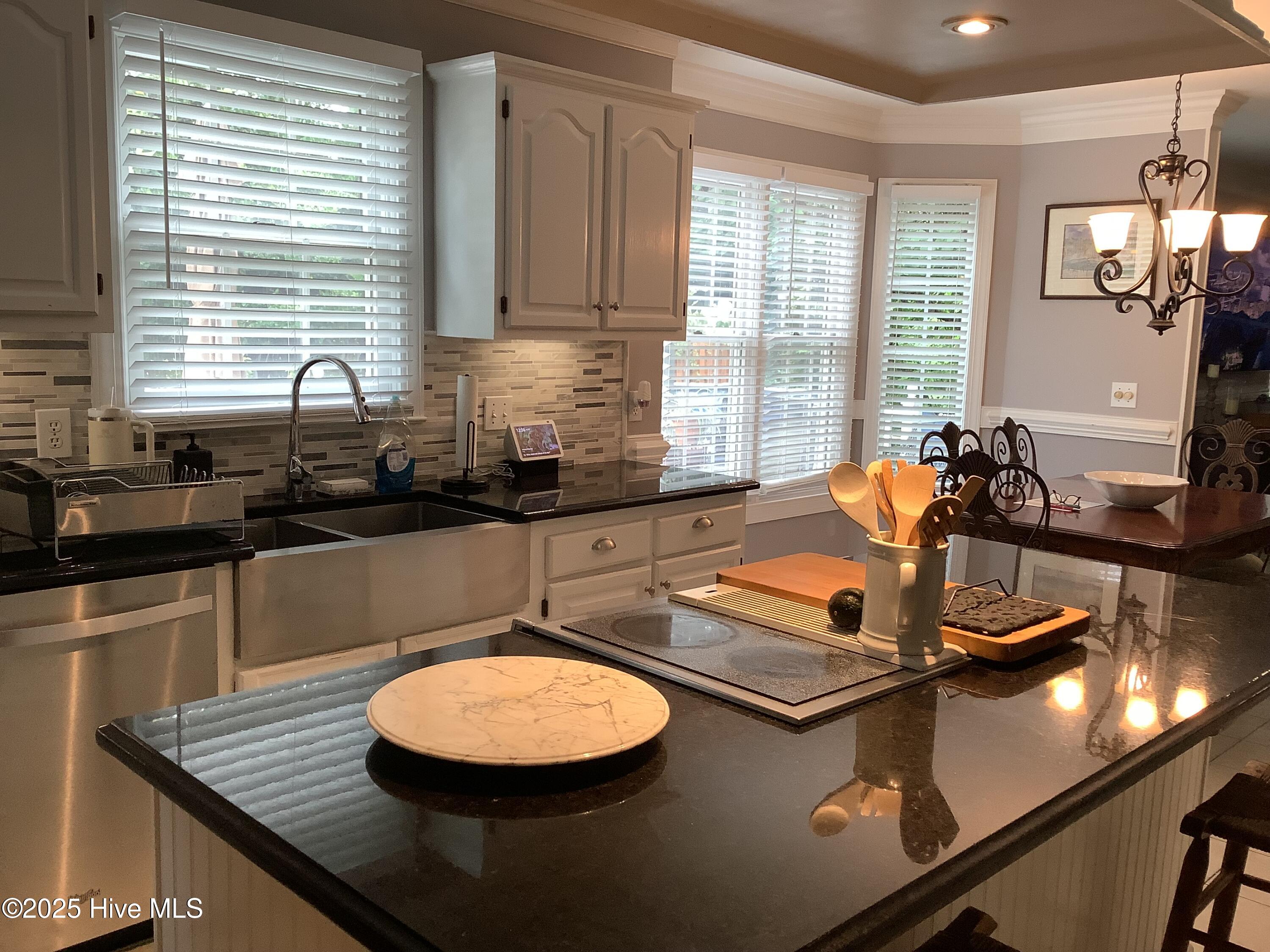 100524390 | Photo 16