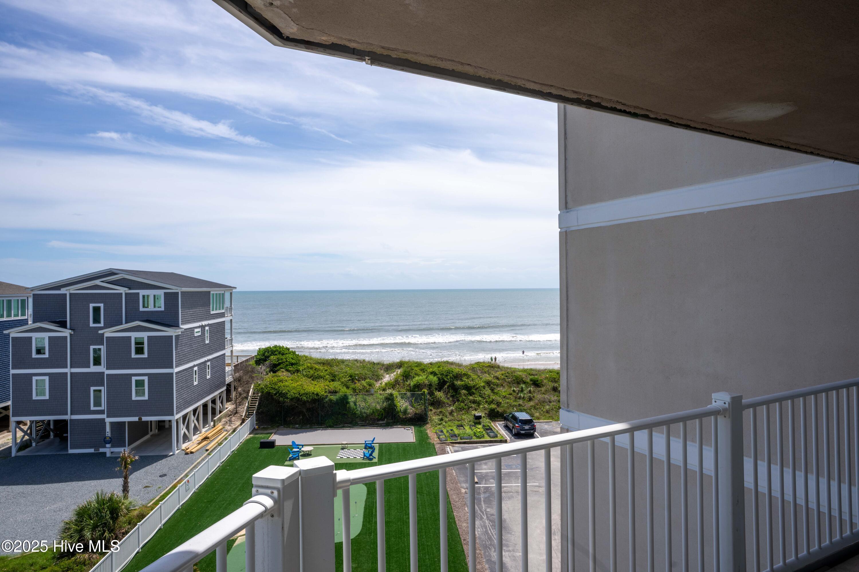 100521516 | Photo 26