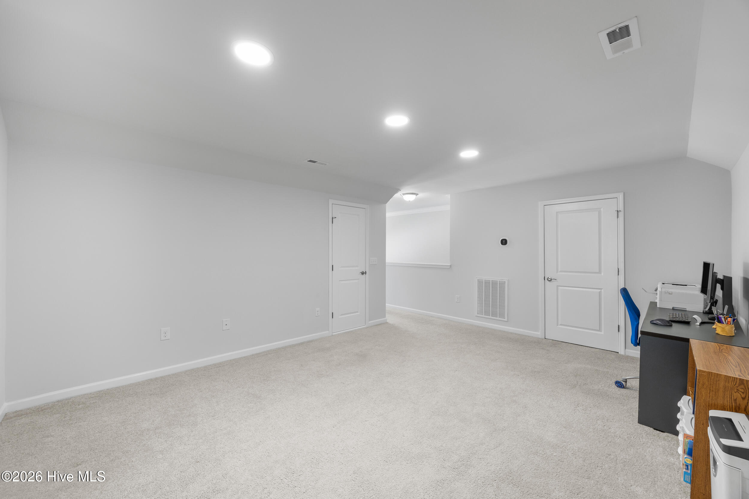 100570393 | Photo 25