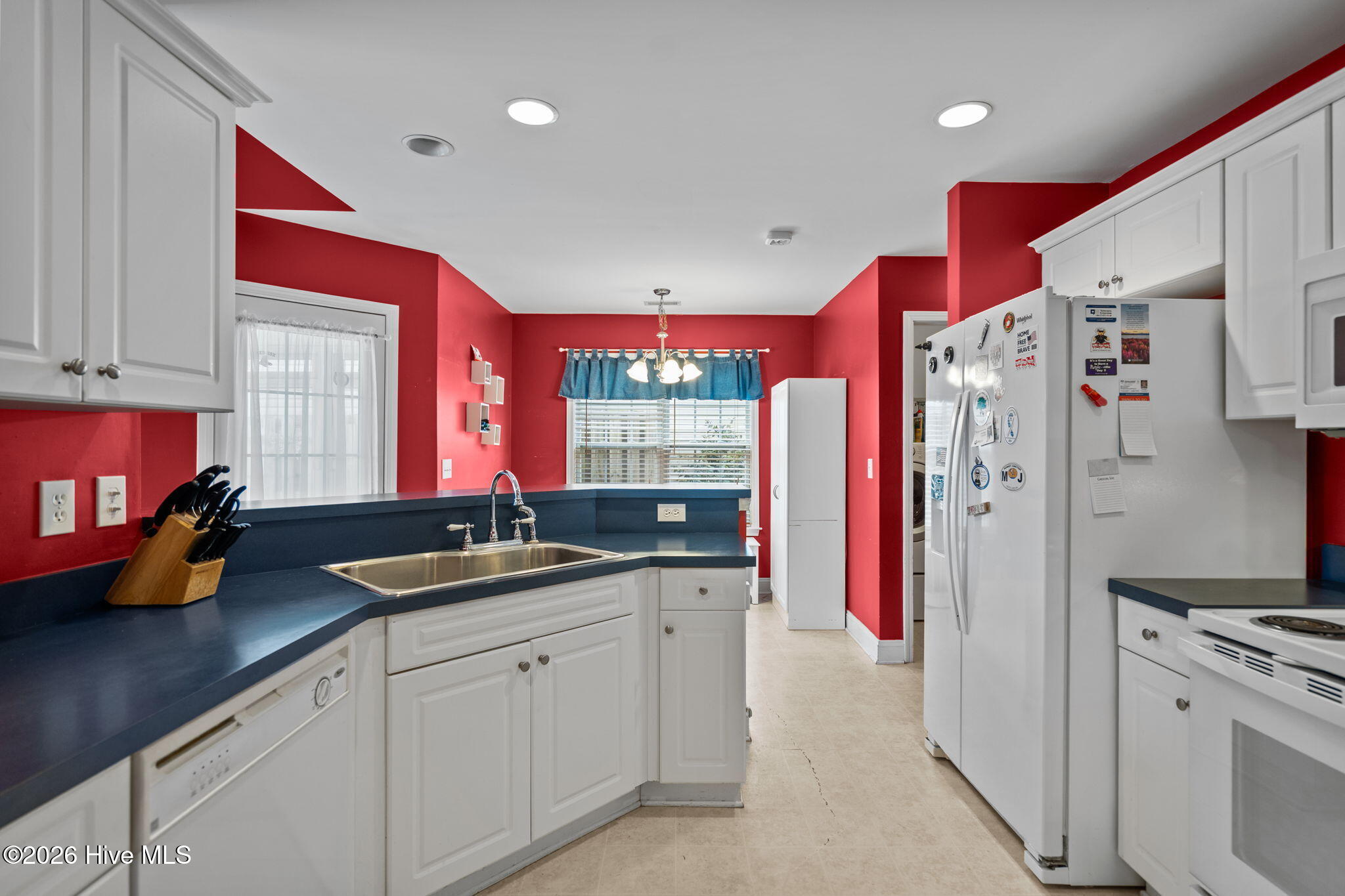 100552378 | Photo 28