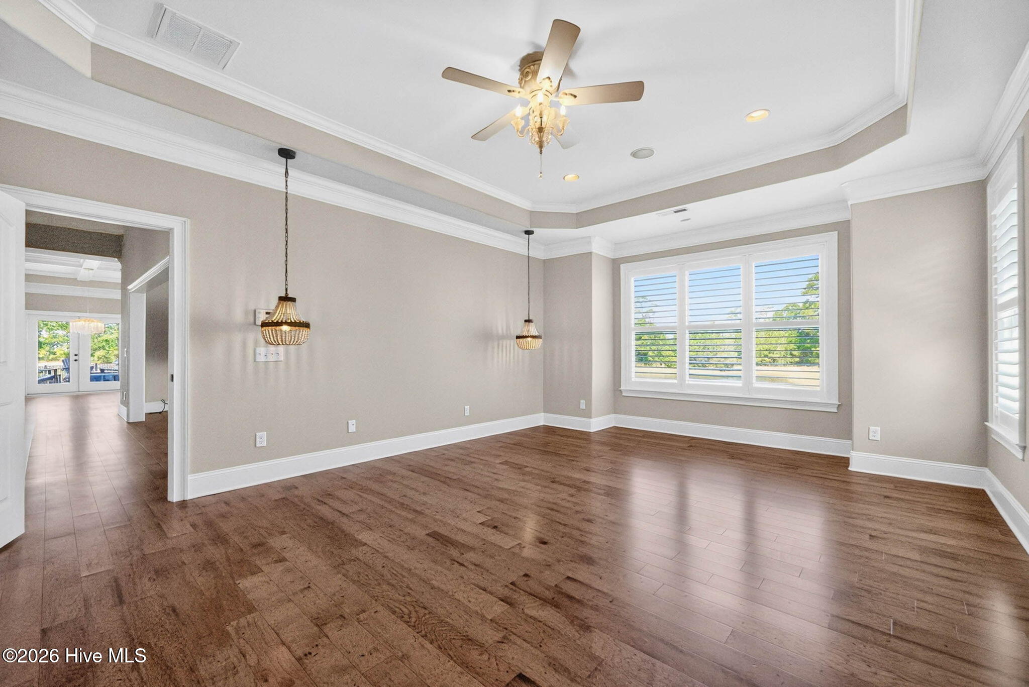 100567612 | Photo 38