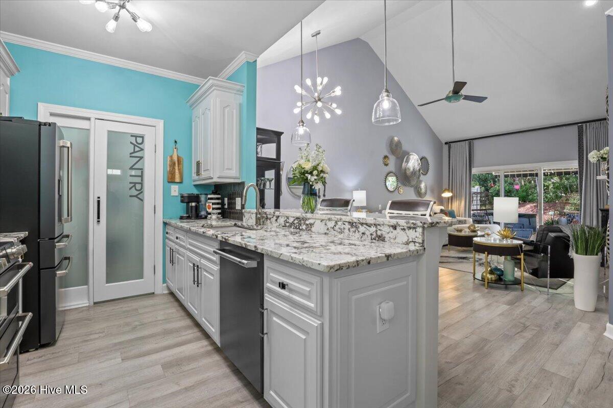 18-104 Oxford Dr-18