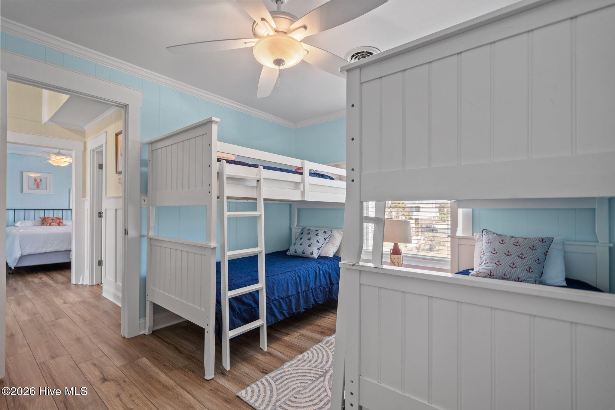 100568045 | Photo 31