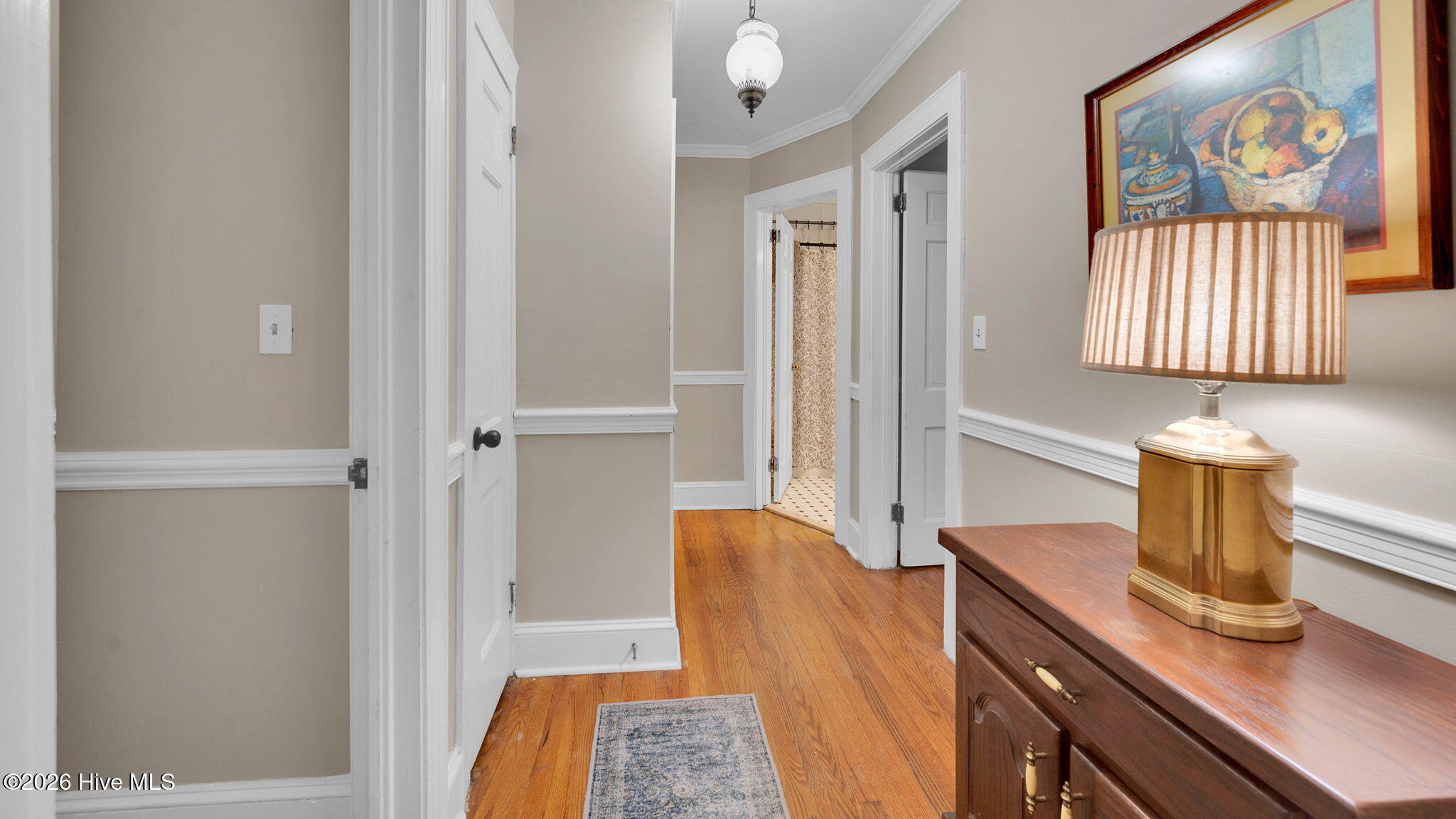 12-web-or-mls-1902 Sherwood Drive-12