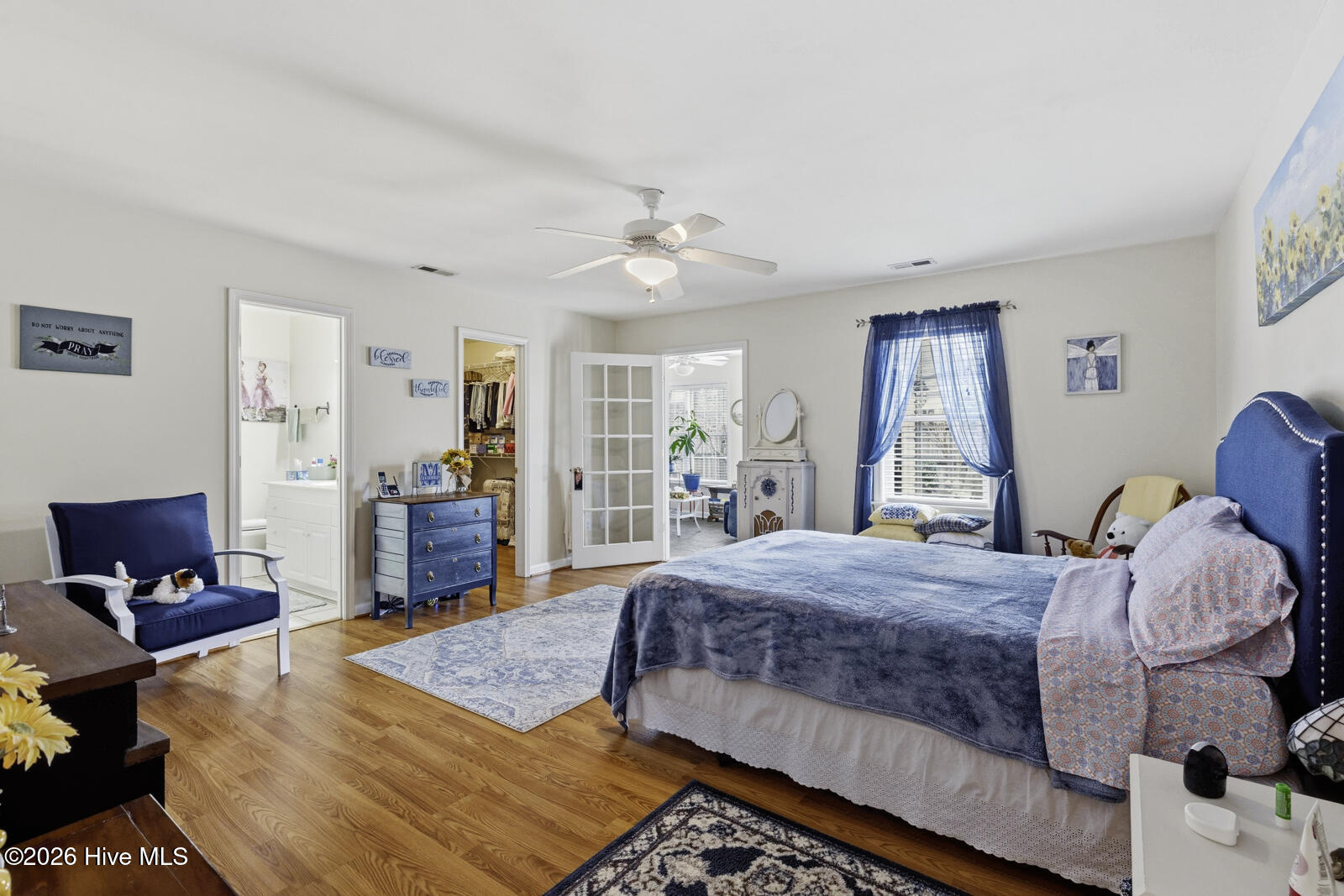 100557609 | Photo 12