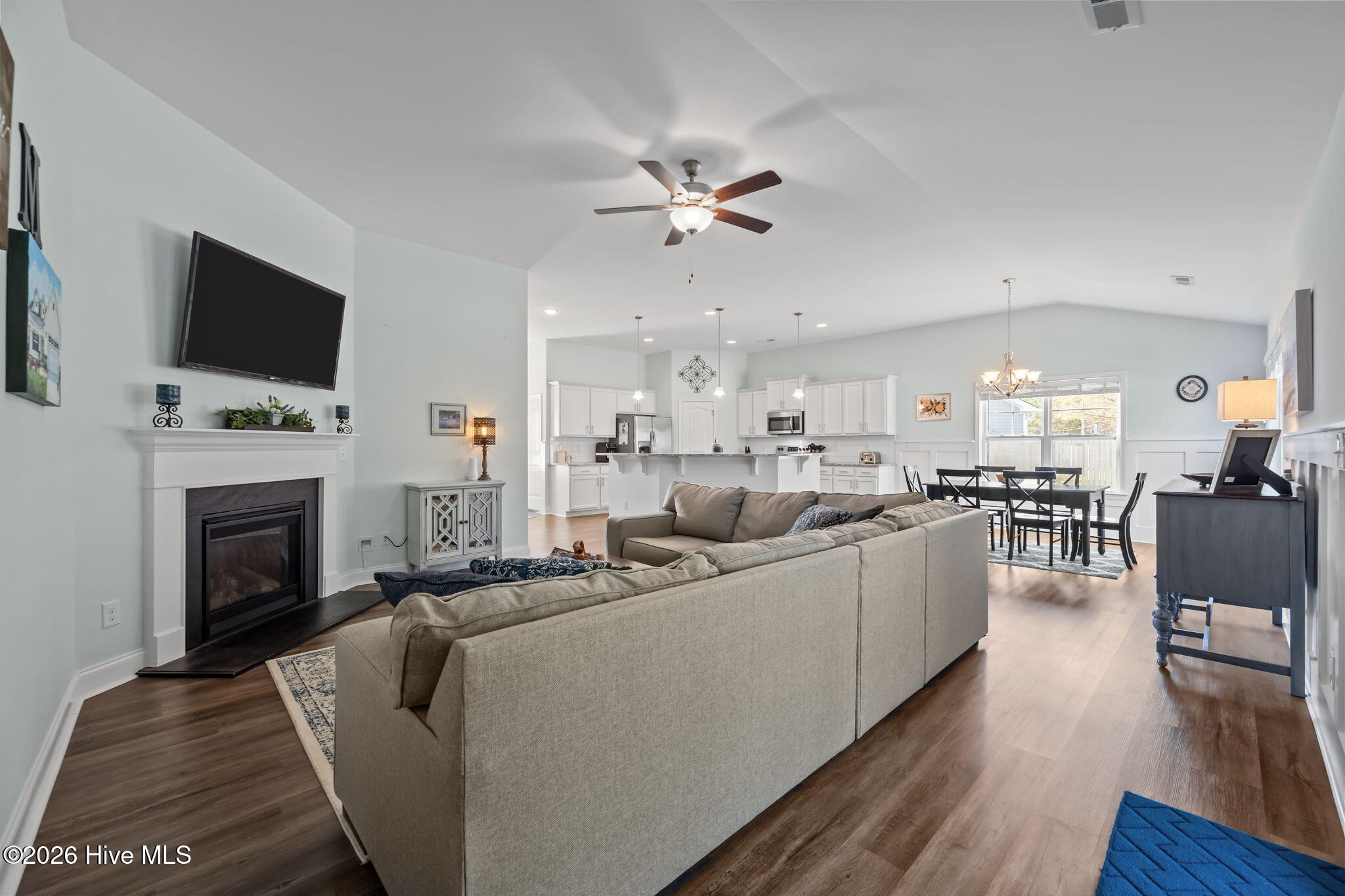 100564027 | Photo 21