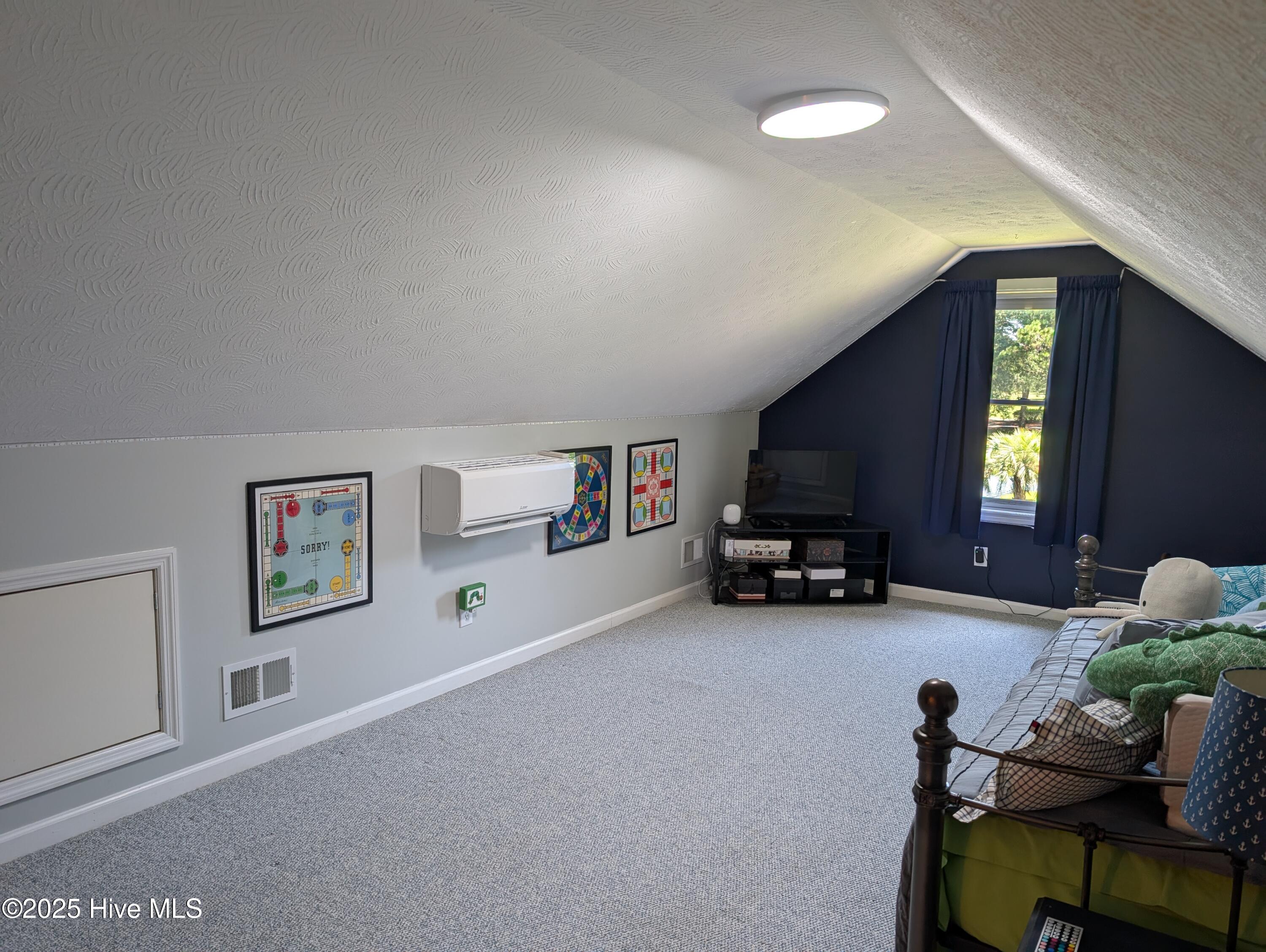 100522633 | Photo 35