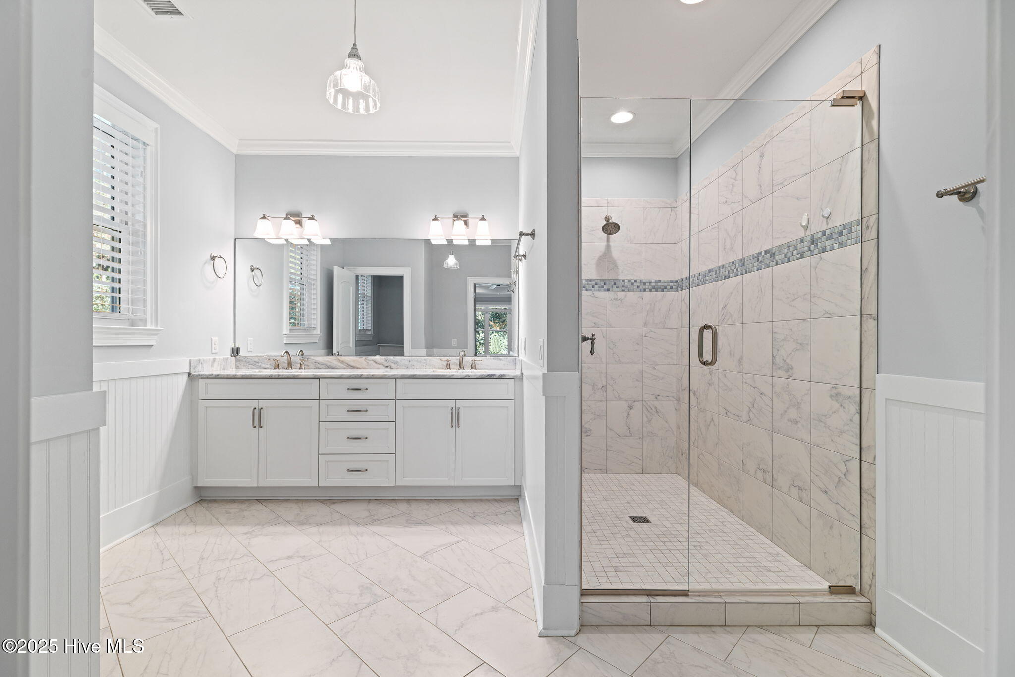 100542044 | Photo 33