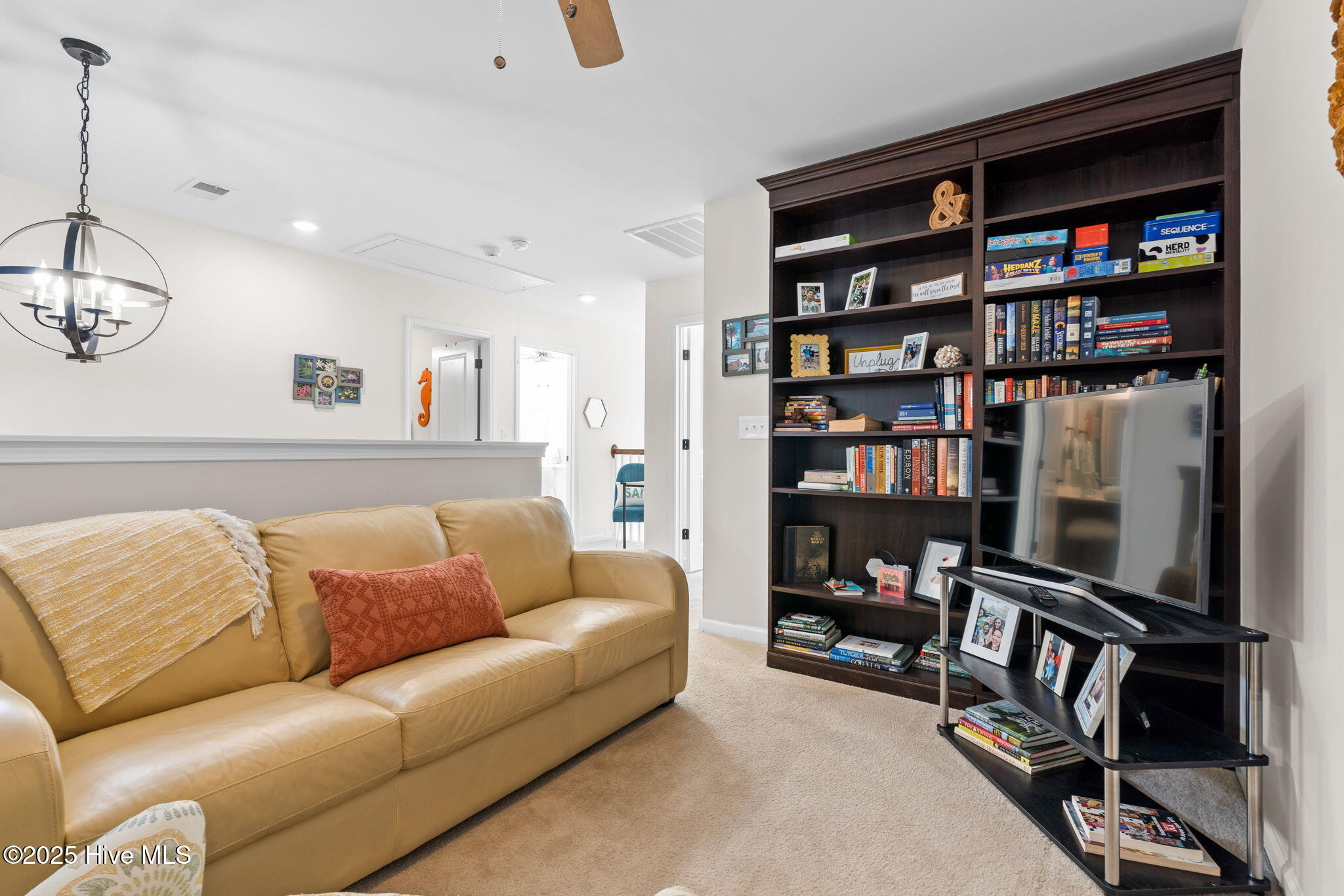 100543770 | Photo 36