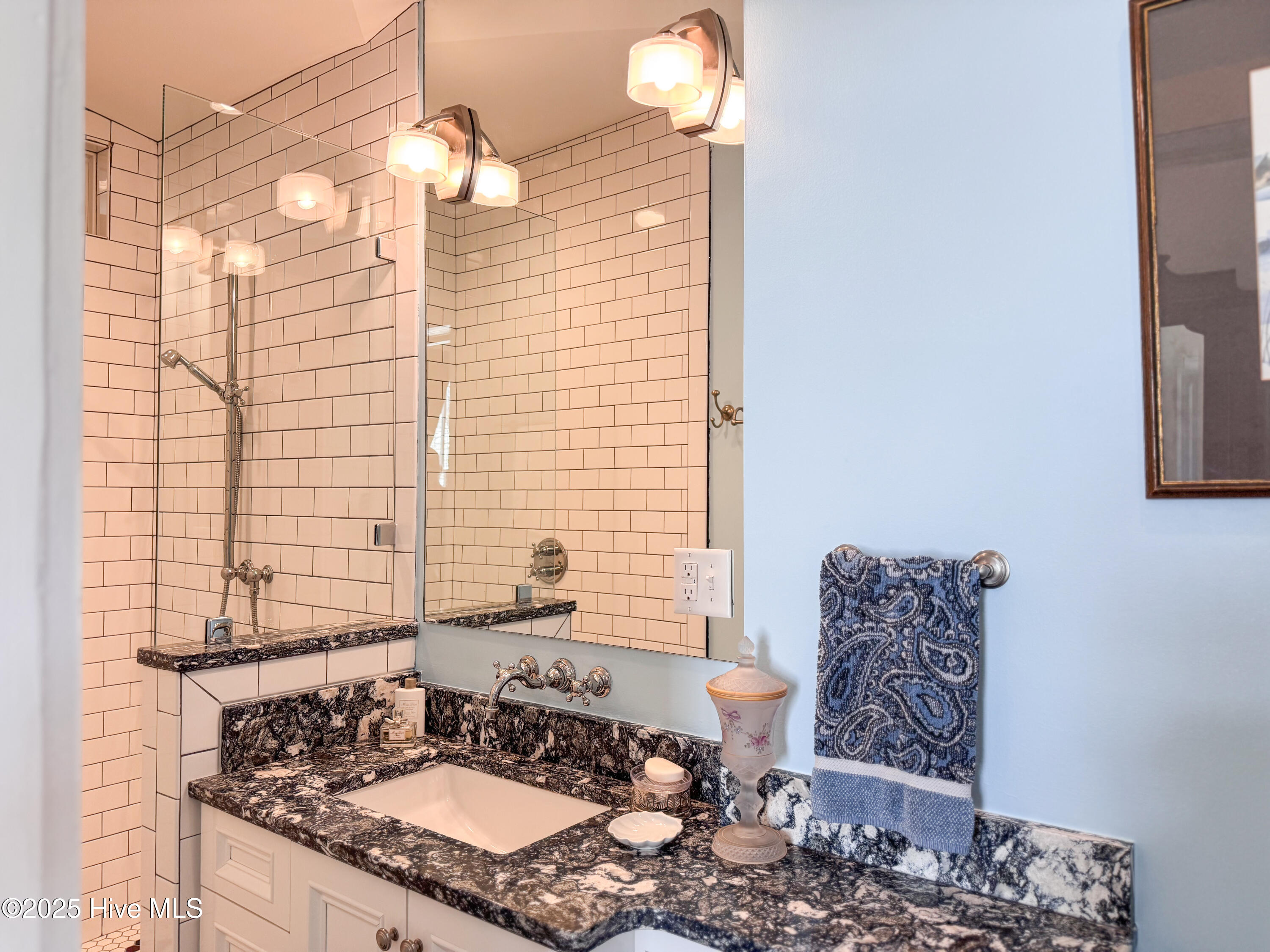 100501936 | Photo 69