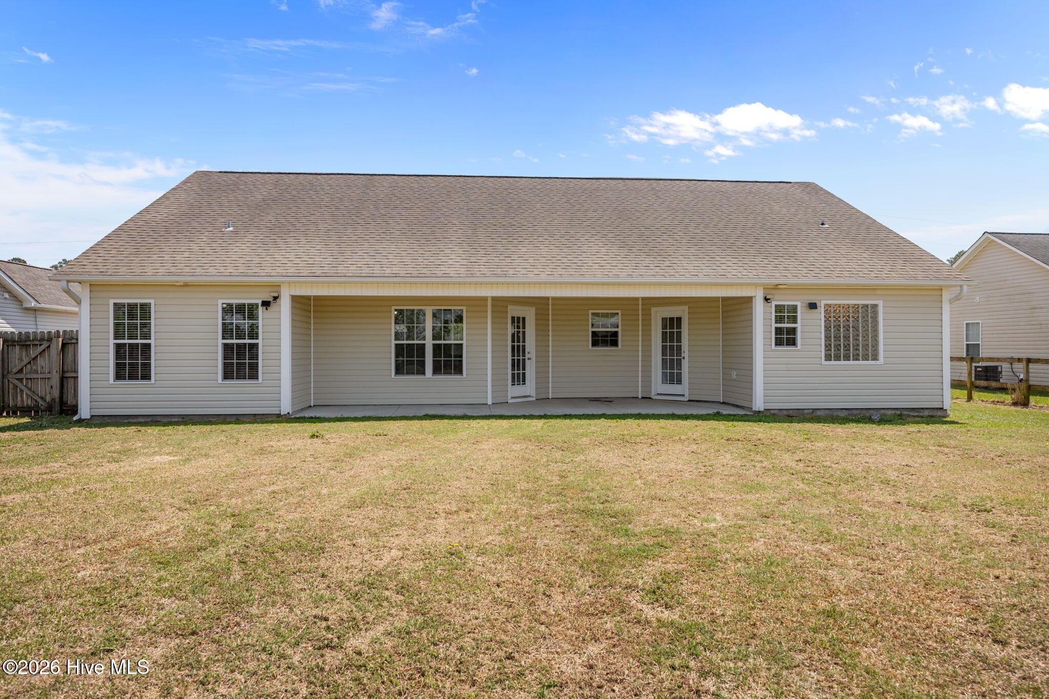 100569834 | Photo 37