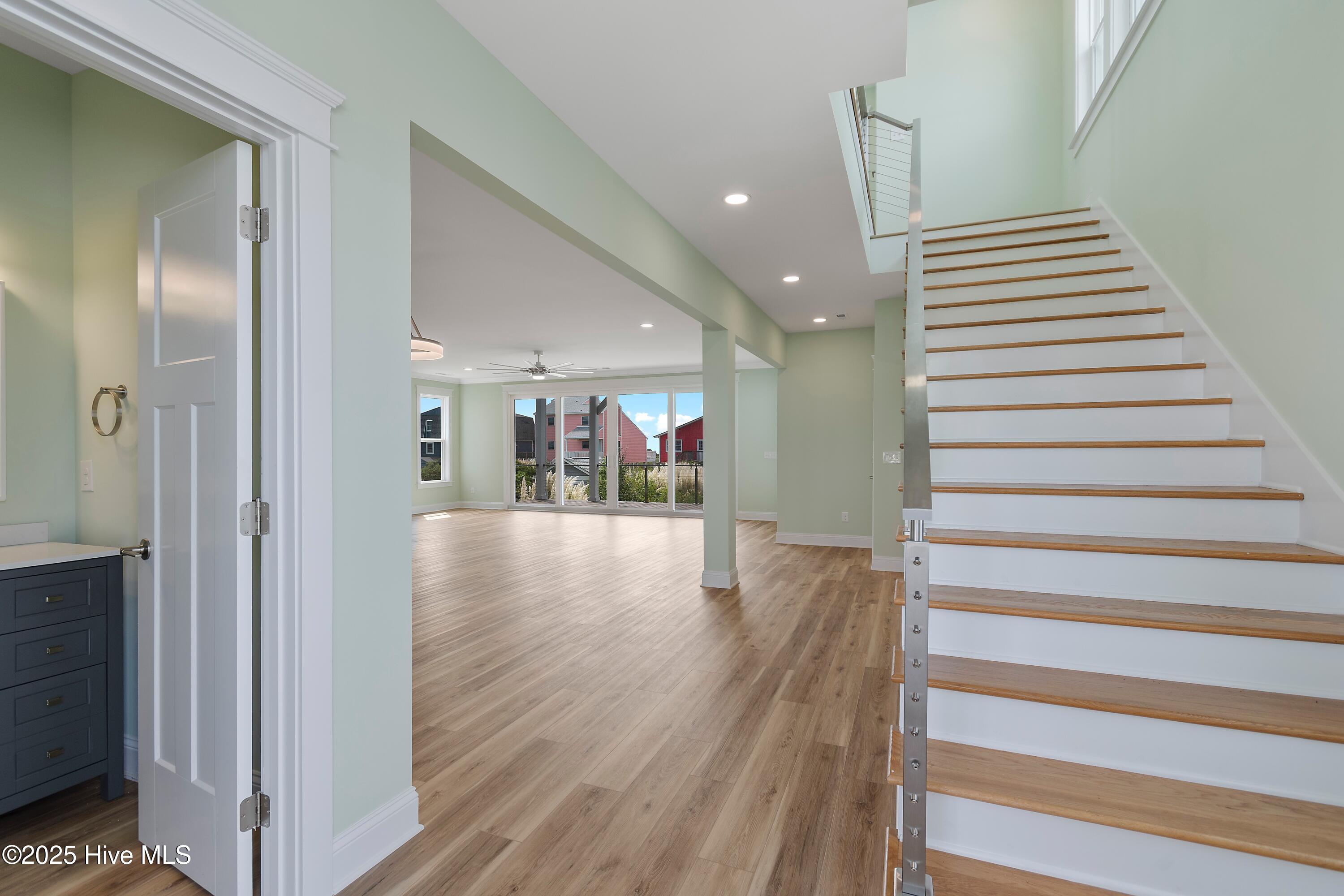 100549252 | Photo 14