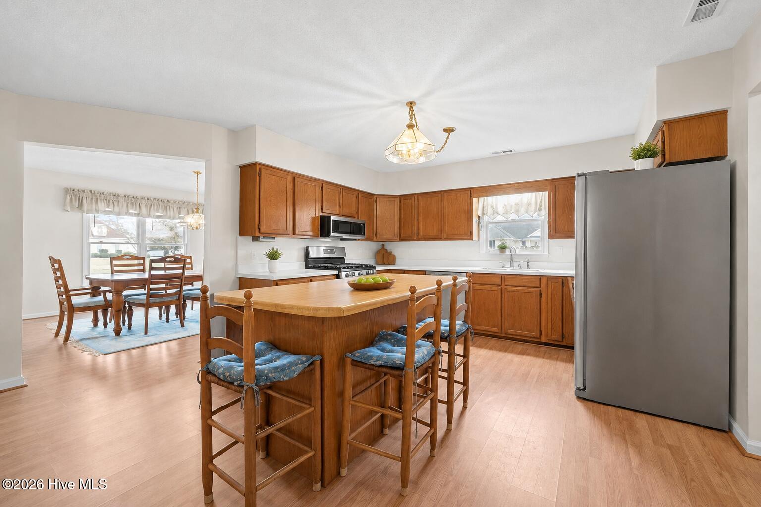 1601 River Bluff 