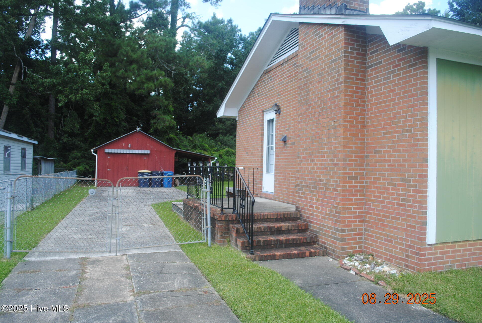 1215 Ormandy Avenue, Jacksonville, NC 28546 – photo 2: DSC_0616