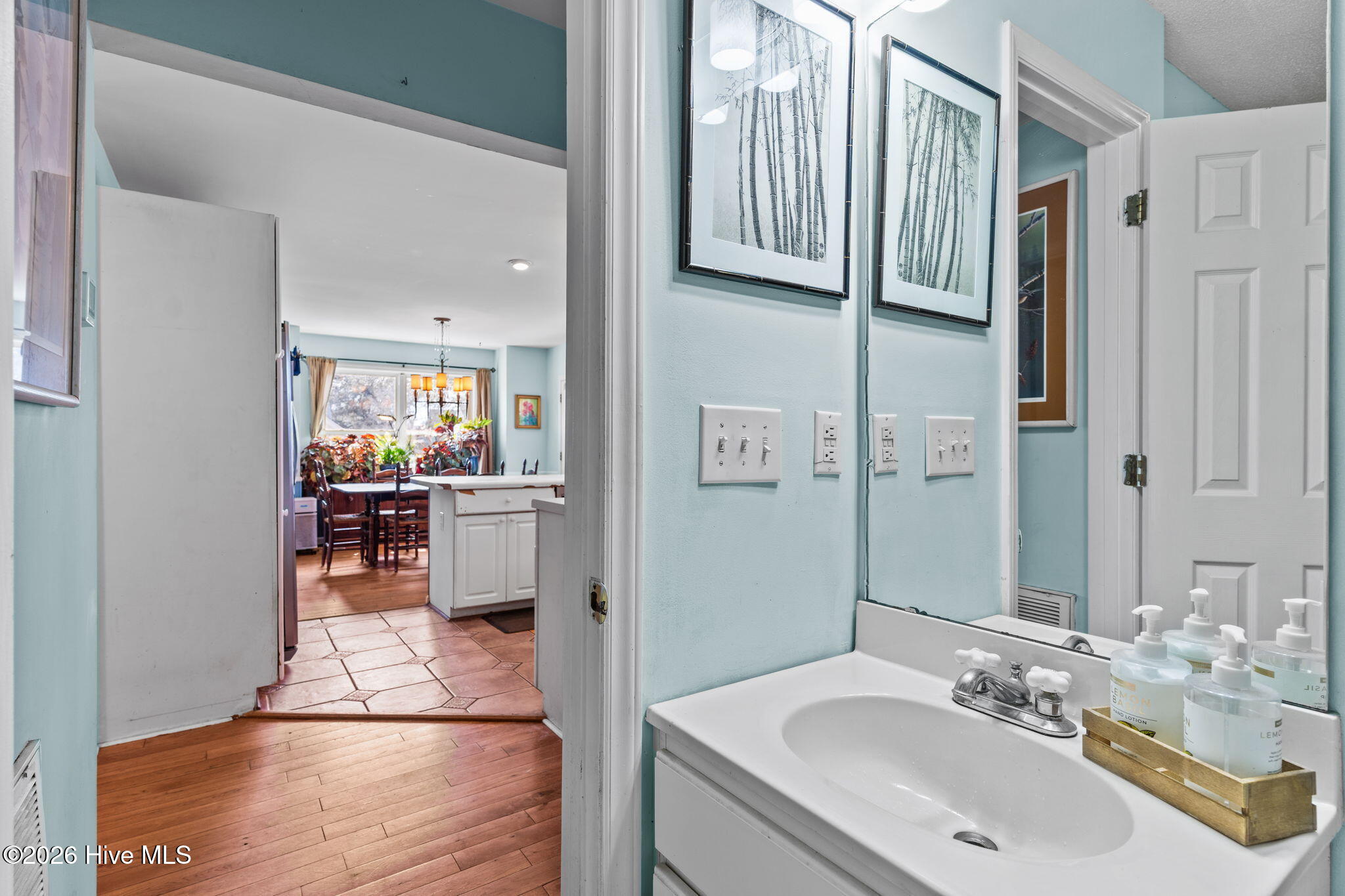 100564458 | Photo 39