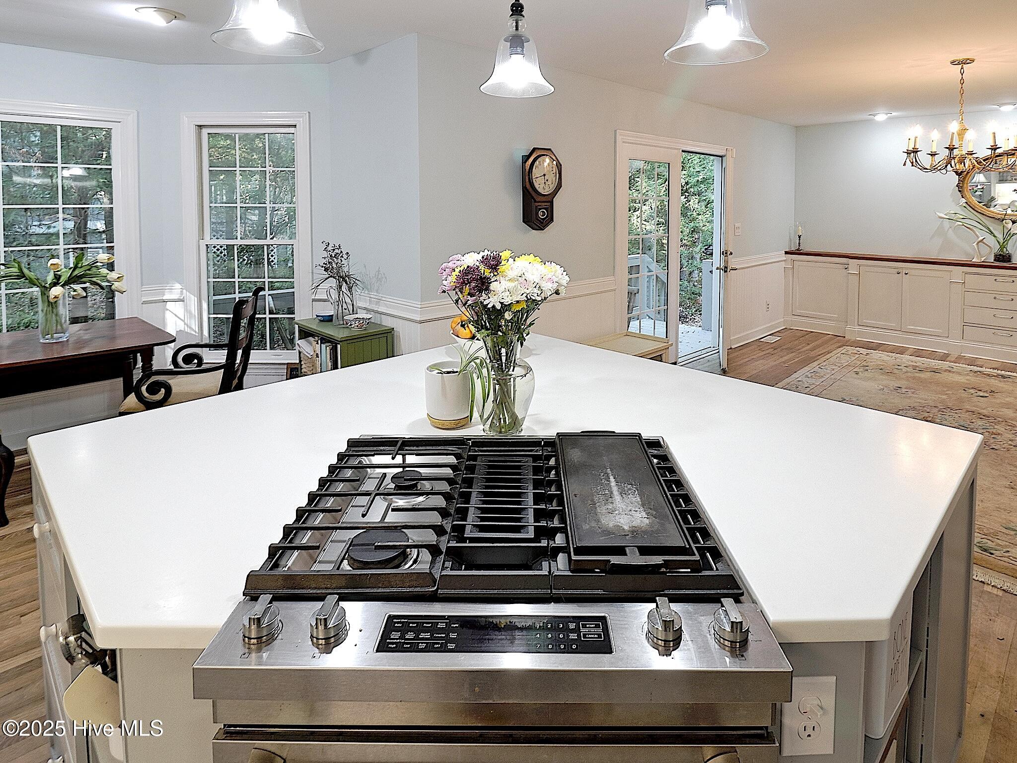 100504796 | Photo 24