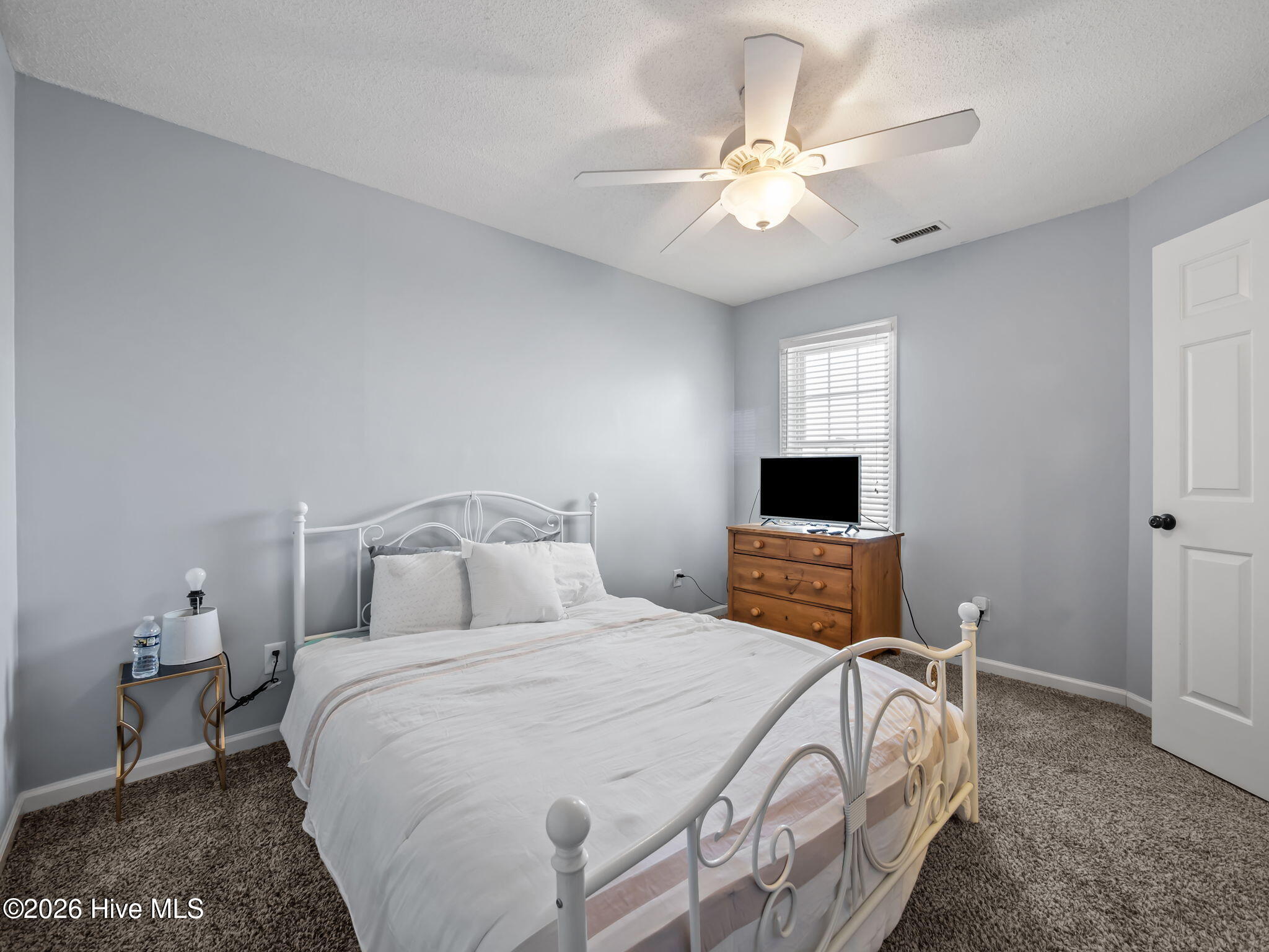 100554527 | Photo 32