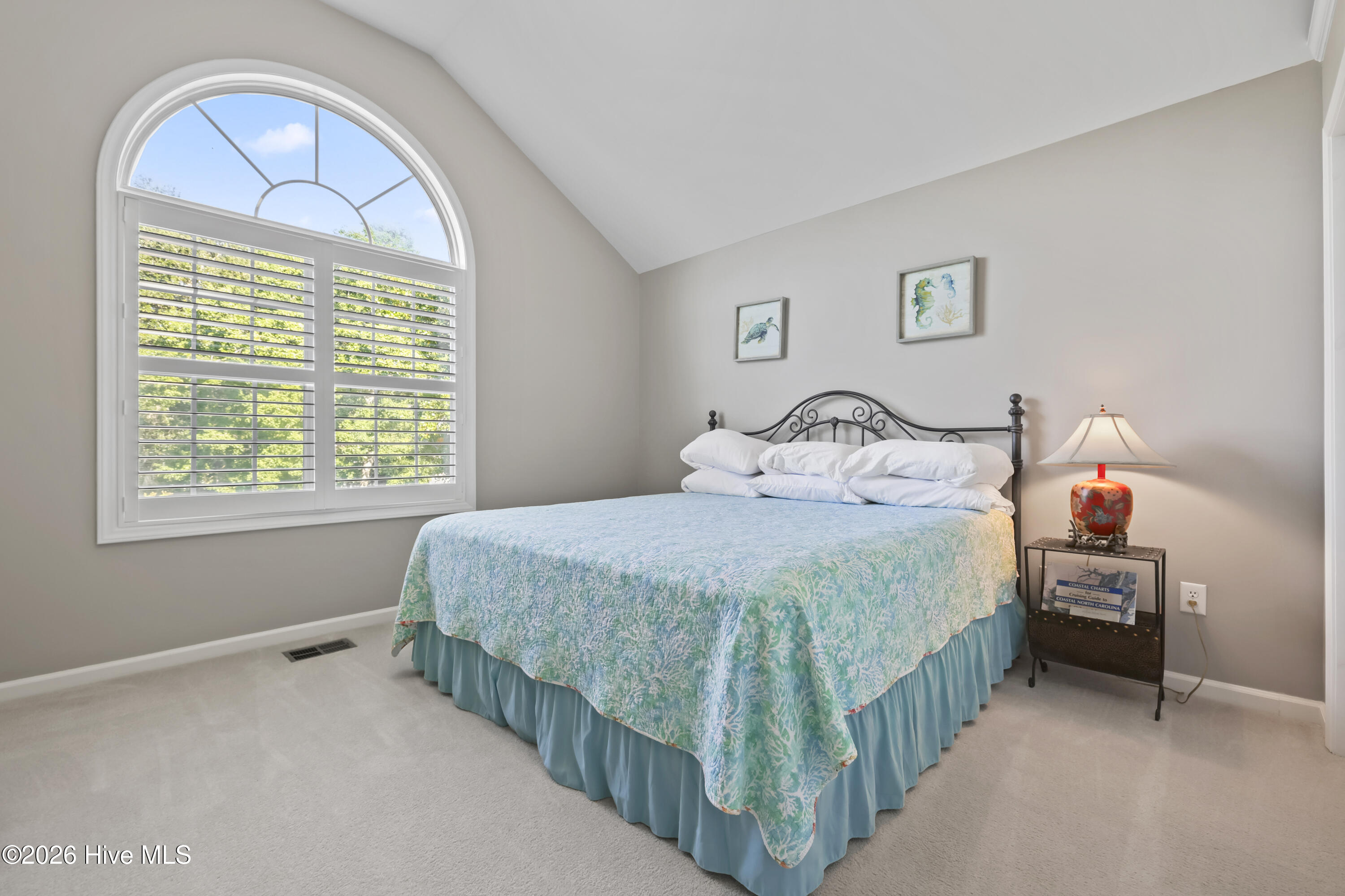 100547301 | Photo 26