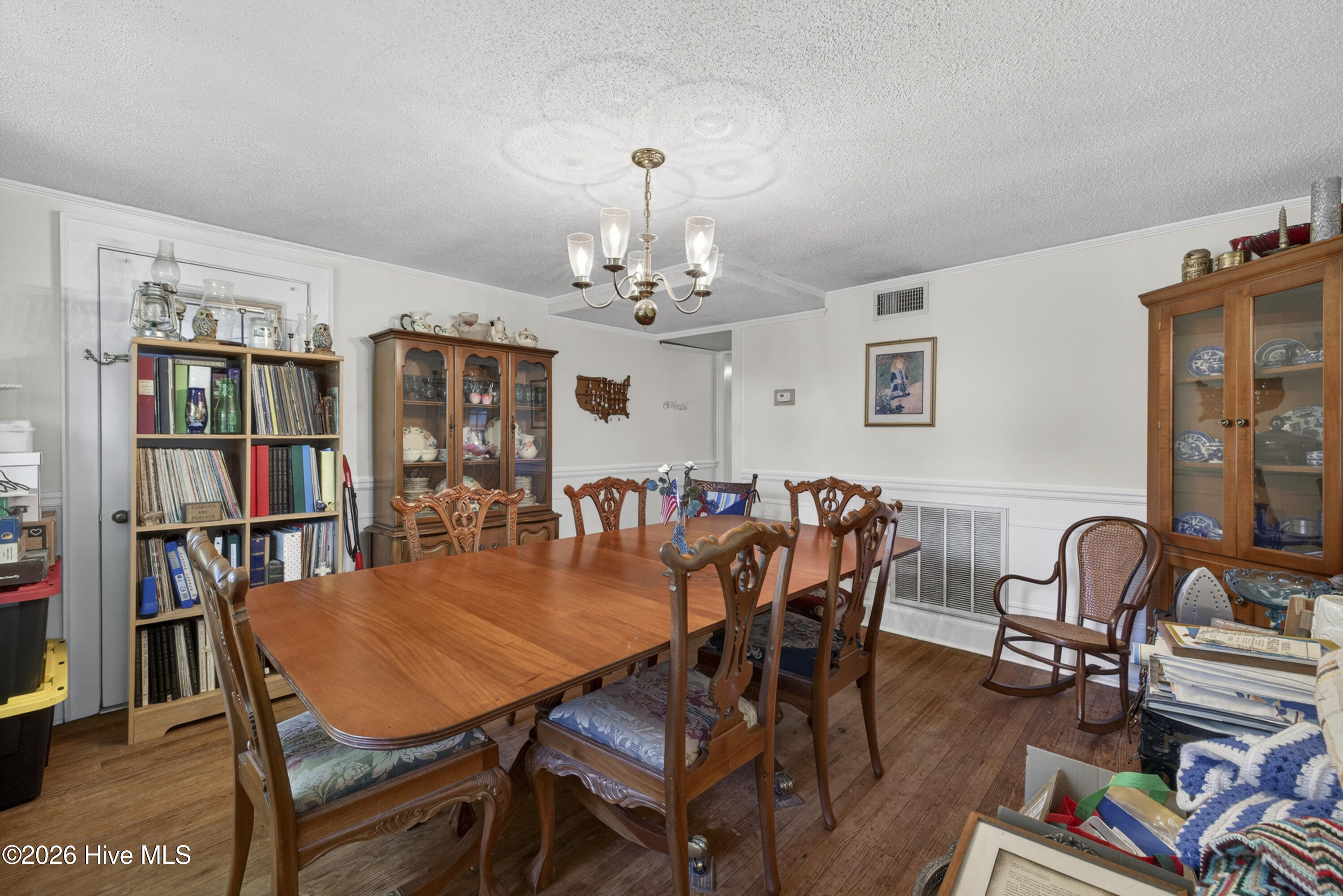 100569316 | Photo 17