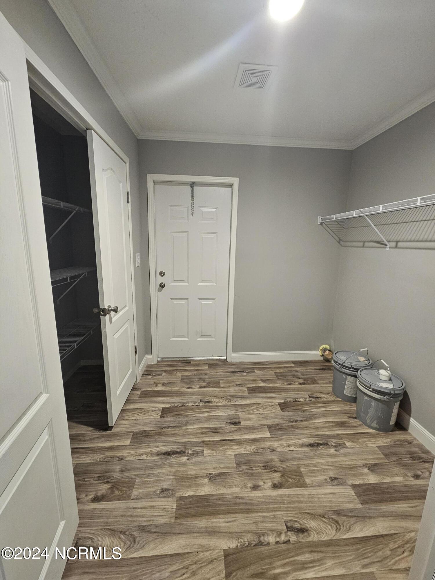 100569261 | Photo 14