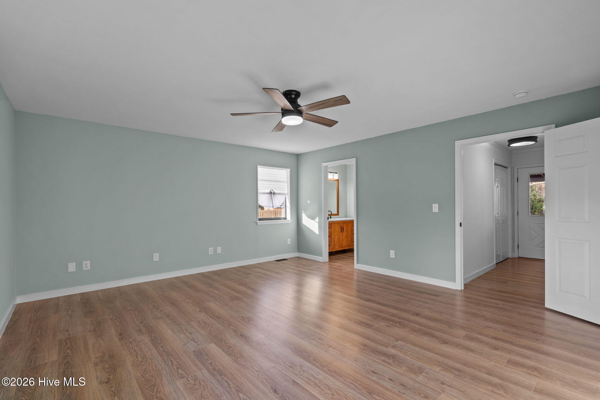 100541666 | Photo 33