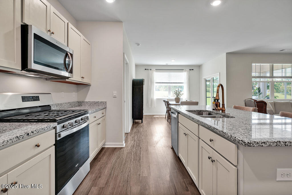 100538128 | Photo 17