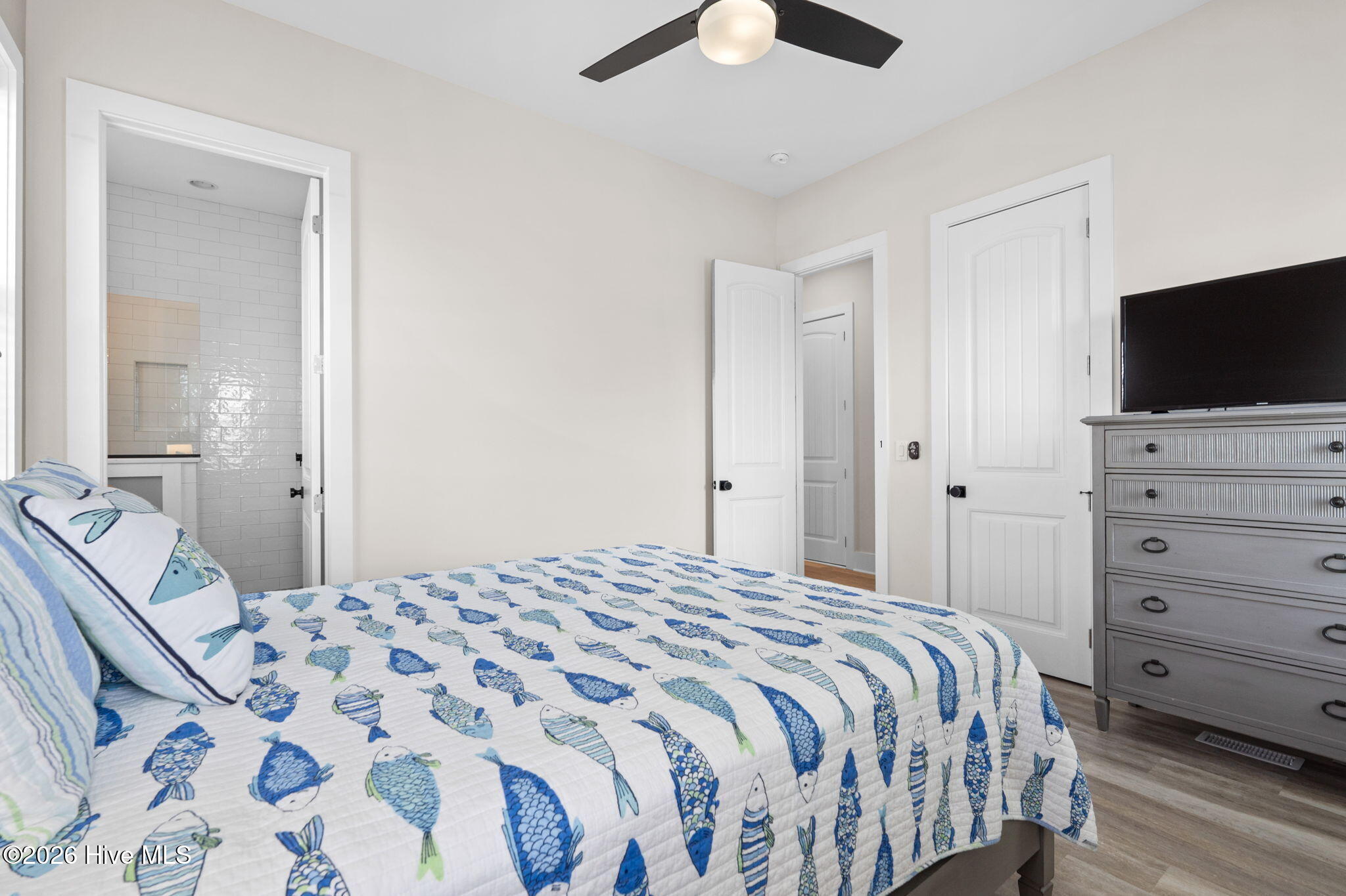 100564964 | Photo 27