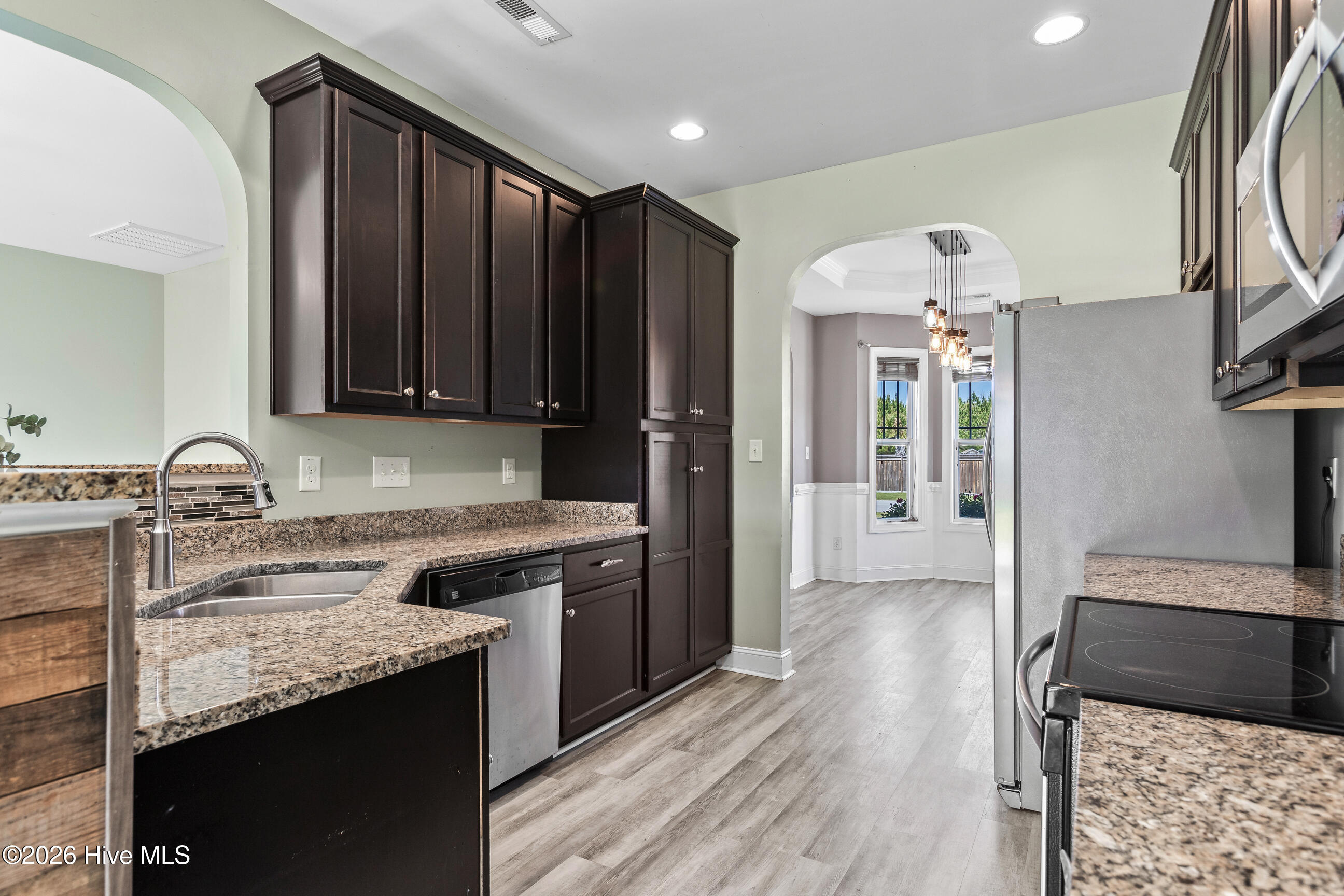 100567731 | Photo 13