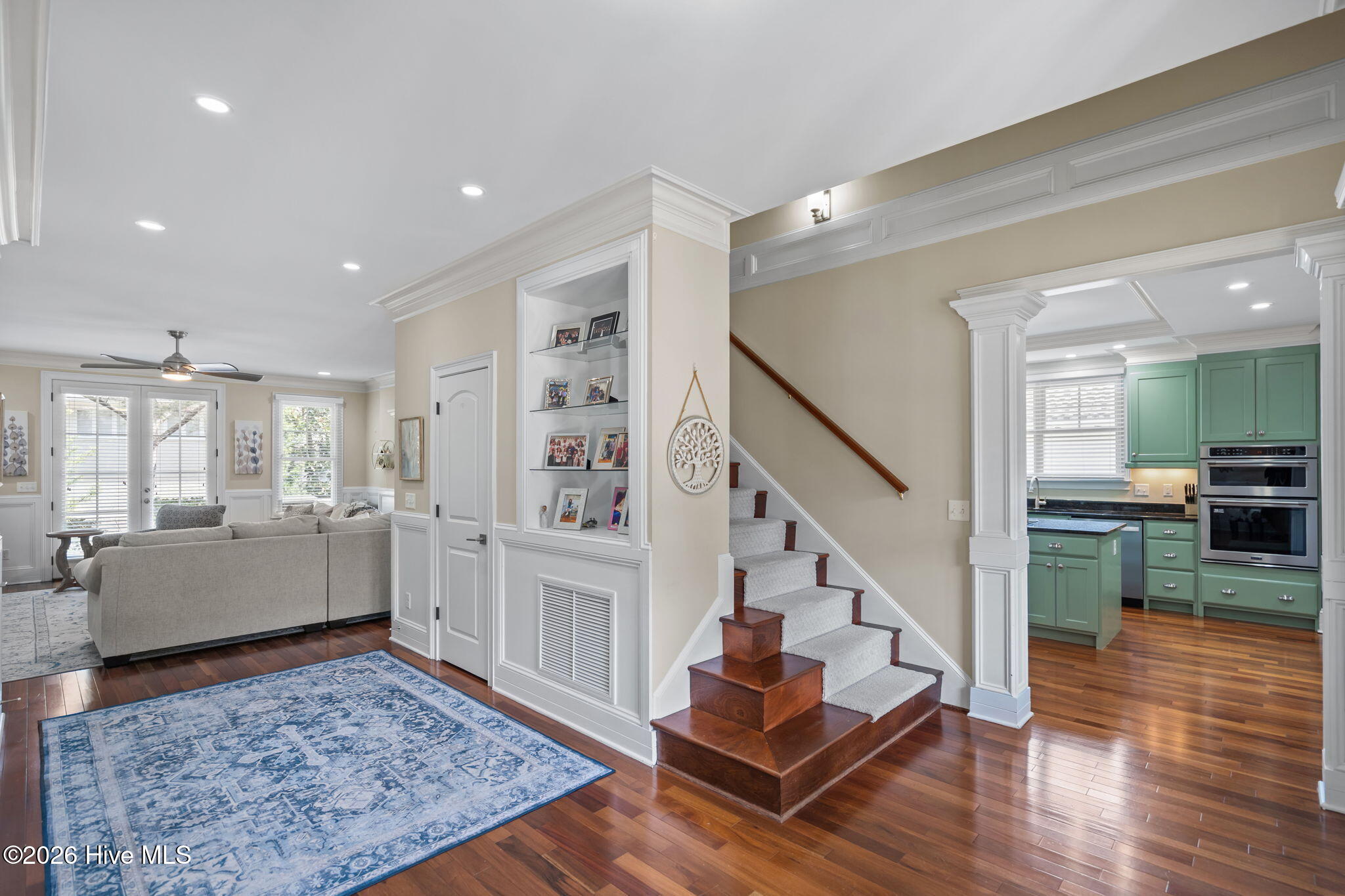 100561937 | Photo 18