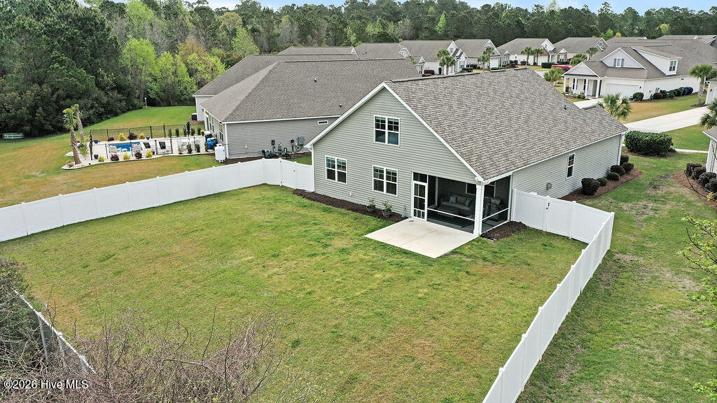 100565094 | Photo 38